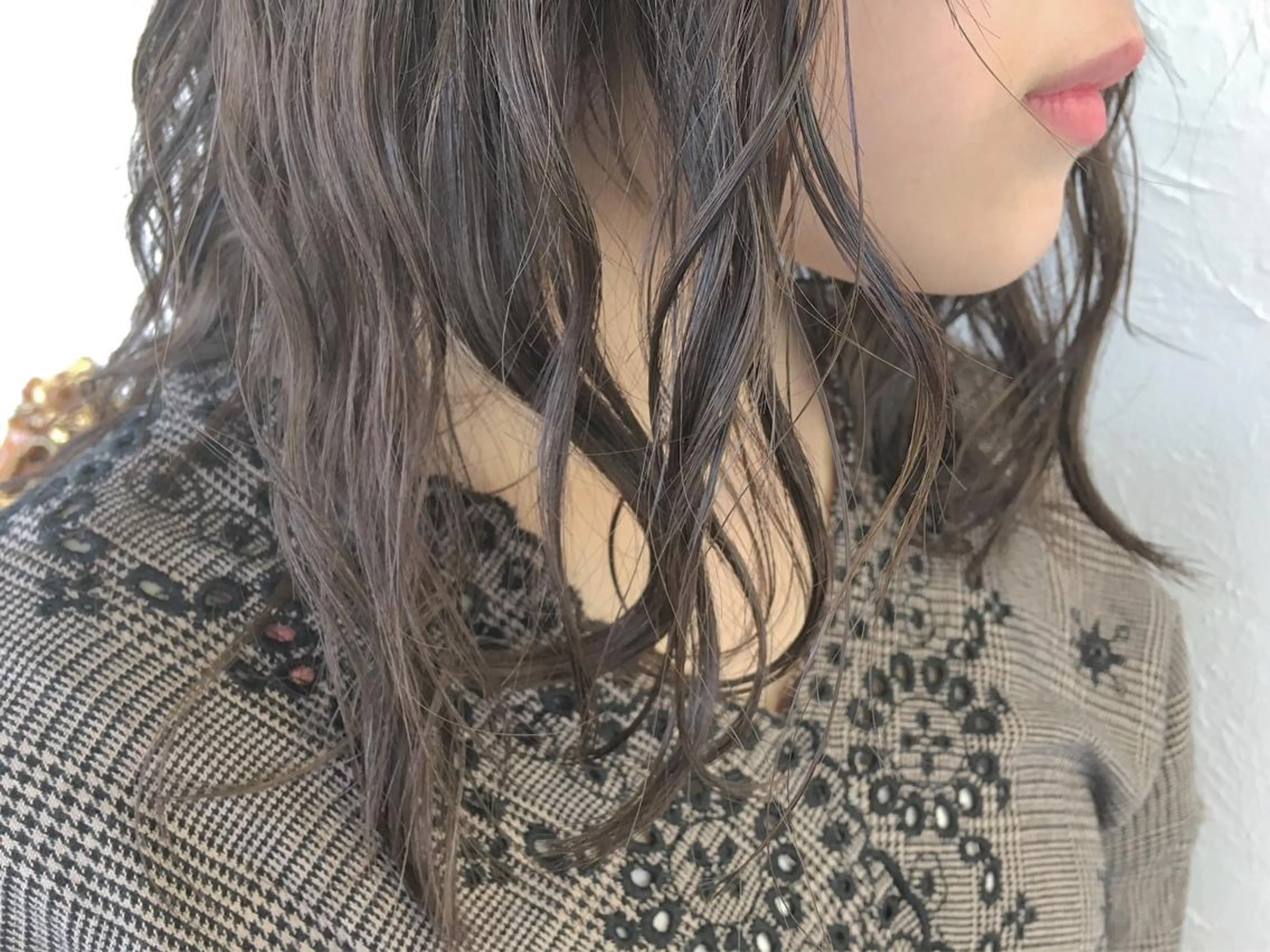 ミディアム カラー ヘアアレンジ アッシュ ベージュカラー エグチ アキラのヘアスタイル