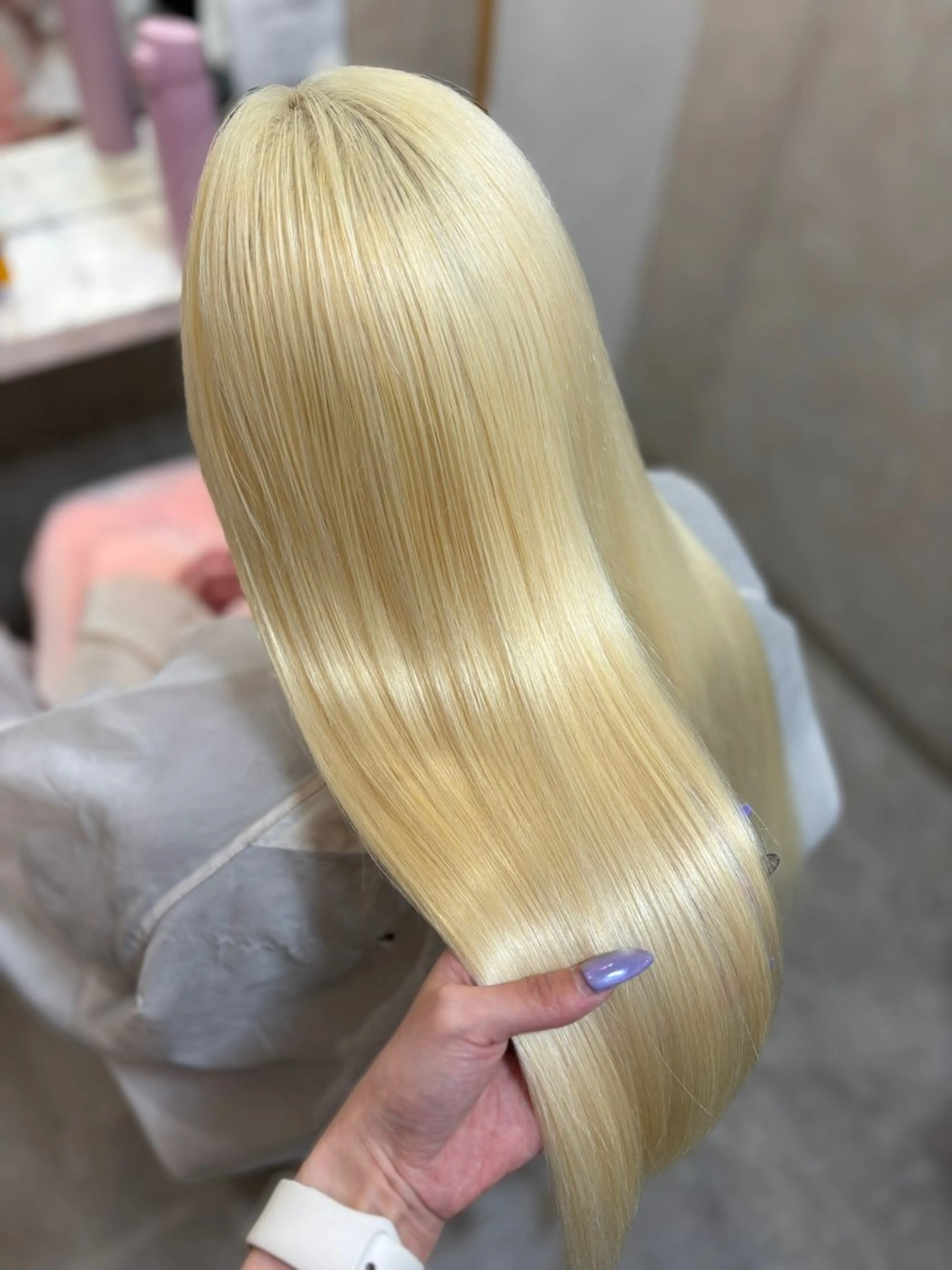 ロング カラー シールエクステ ブリーチ 抜きっぱなしブロンド ブロンド ケアブリーチ ヘアカラー エクステ アンククロス池袋北口所属・韓国ヘア♡髪質改善♡ エクステ♡YUKIのヘアスタイル