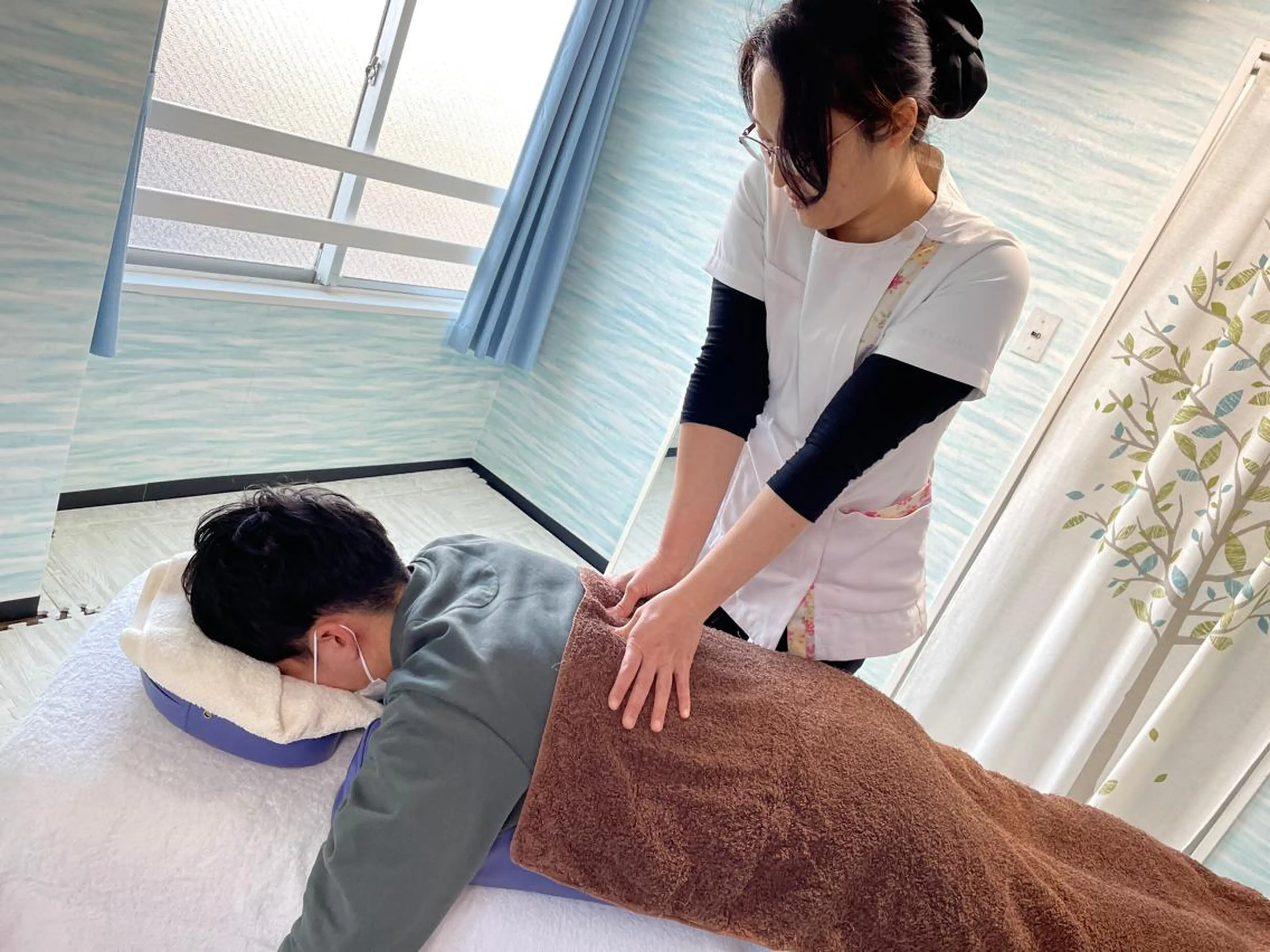 オススメ💝国家資格者の手技🤲　【小顔矯正＋全身マッサージ🌹】ホットパック付　お着替えなし　マスク、メイクしたままの写真