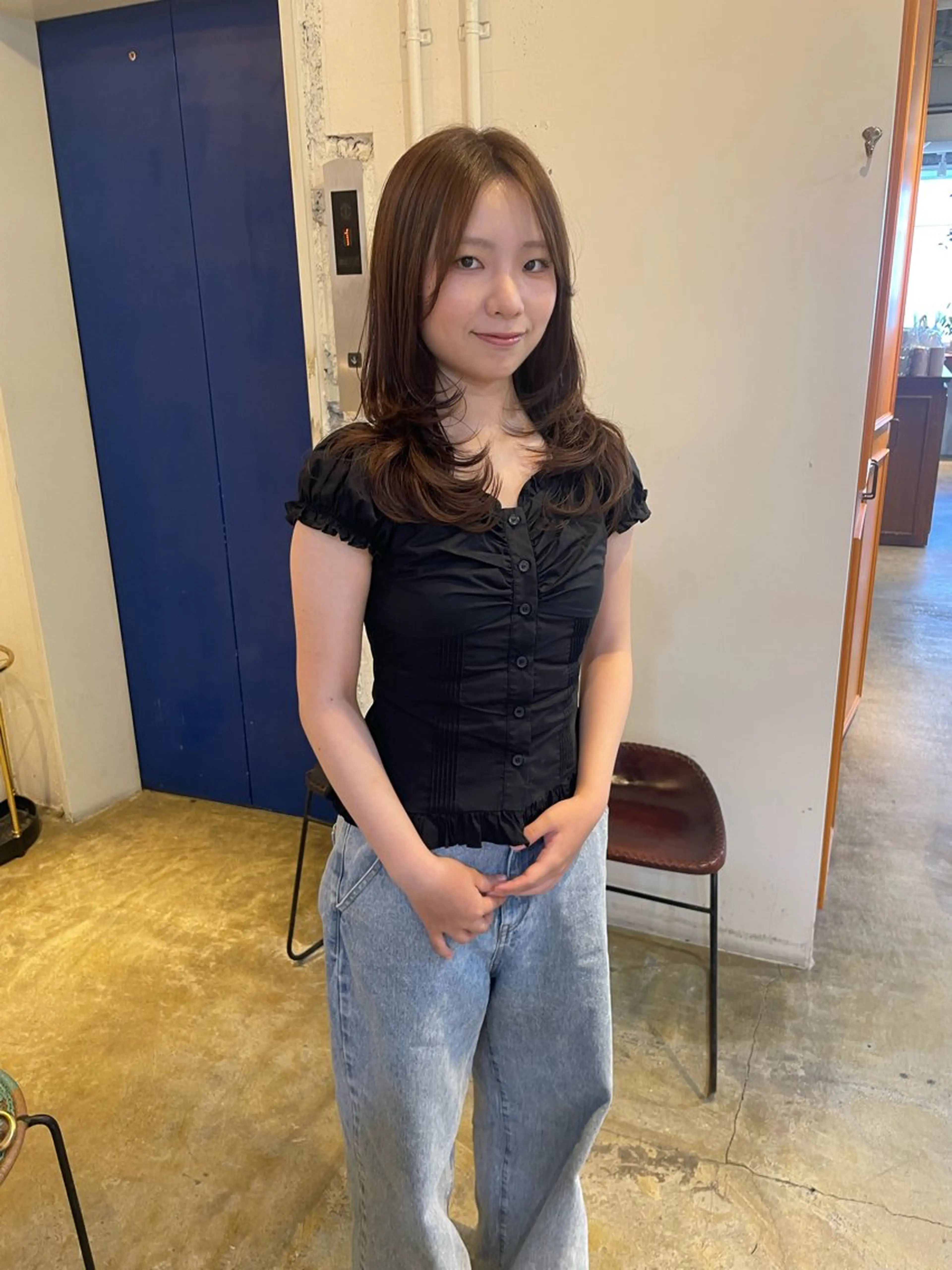 ロング カラー グレージュ レイヤーカット カット ヘアカラー トリートメント MIOベージュカラー 柔らかいカラーのヘアスタイル