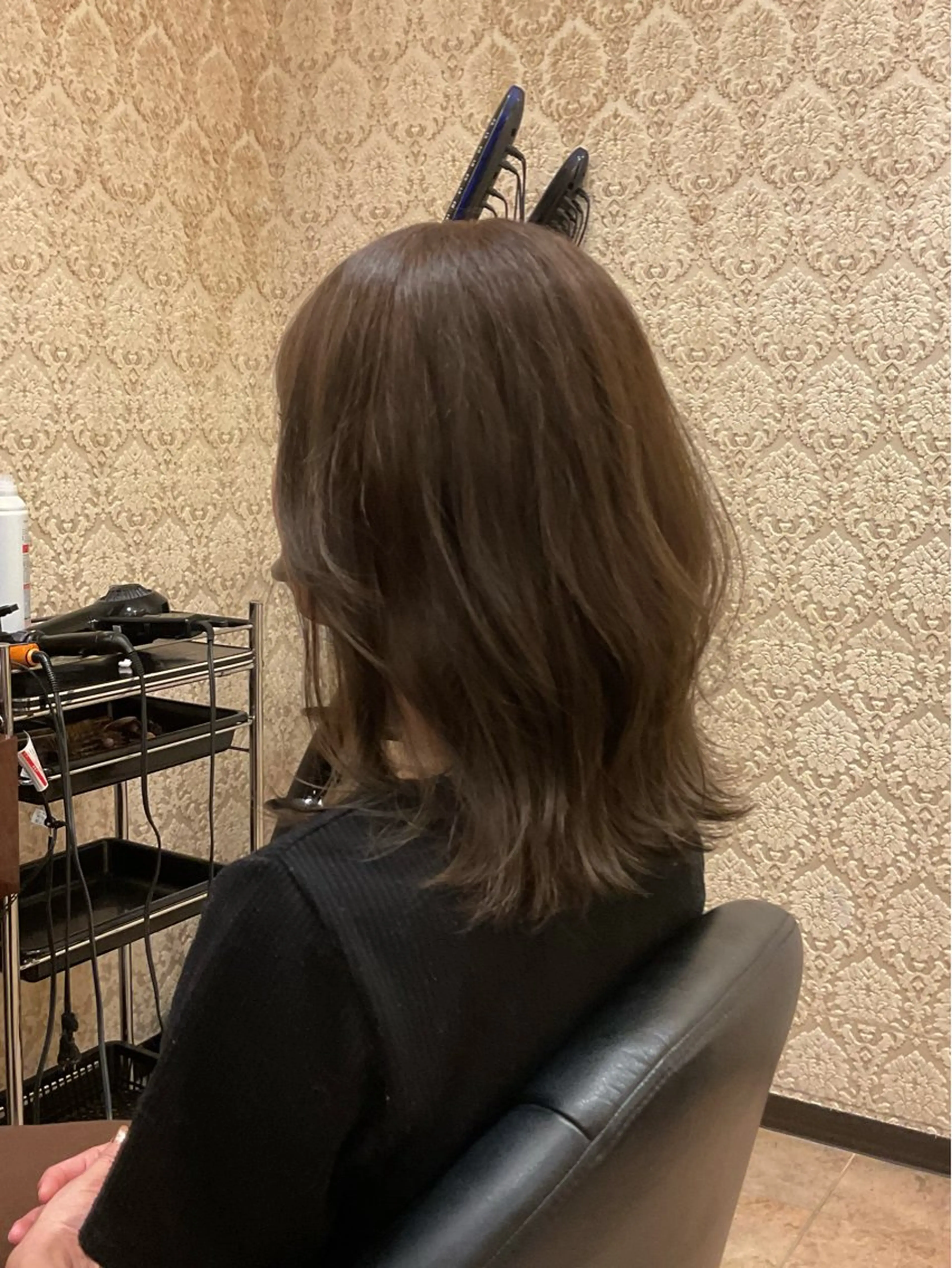 ミディアム カラー ベージュカラー 齋藤 若菜のヘアスタイル