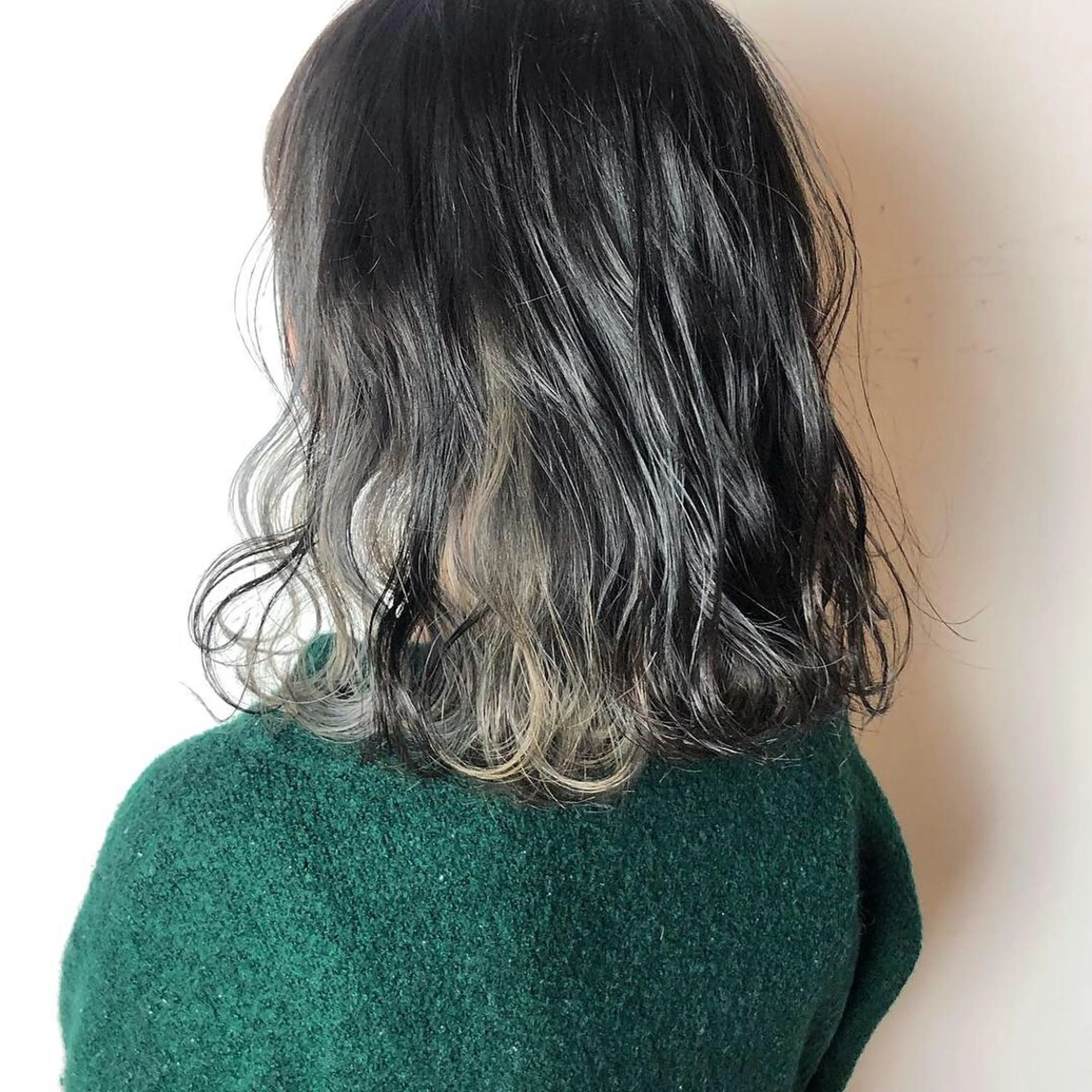 ミディアム カラー アッシュ ダークアッシュ 髪質改善、エクステ 山口卓哉のヘアスタイル