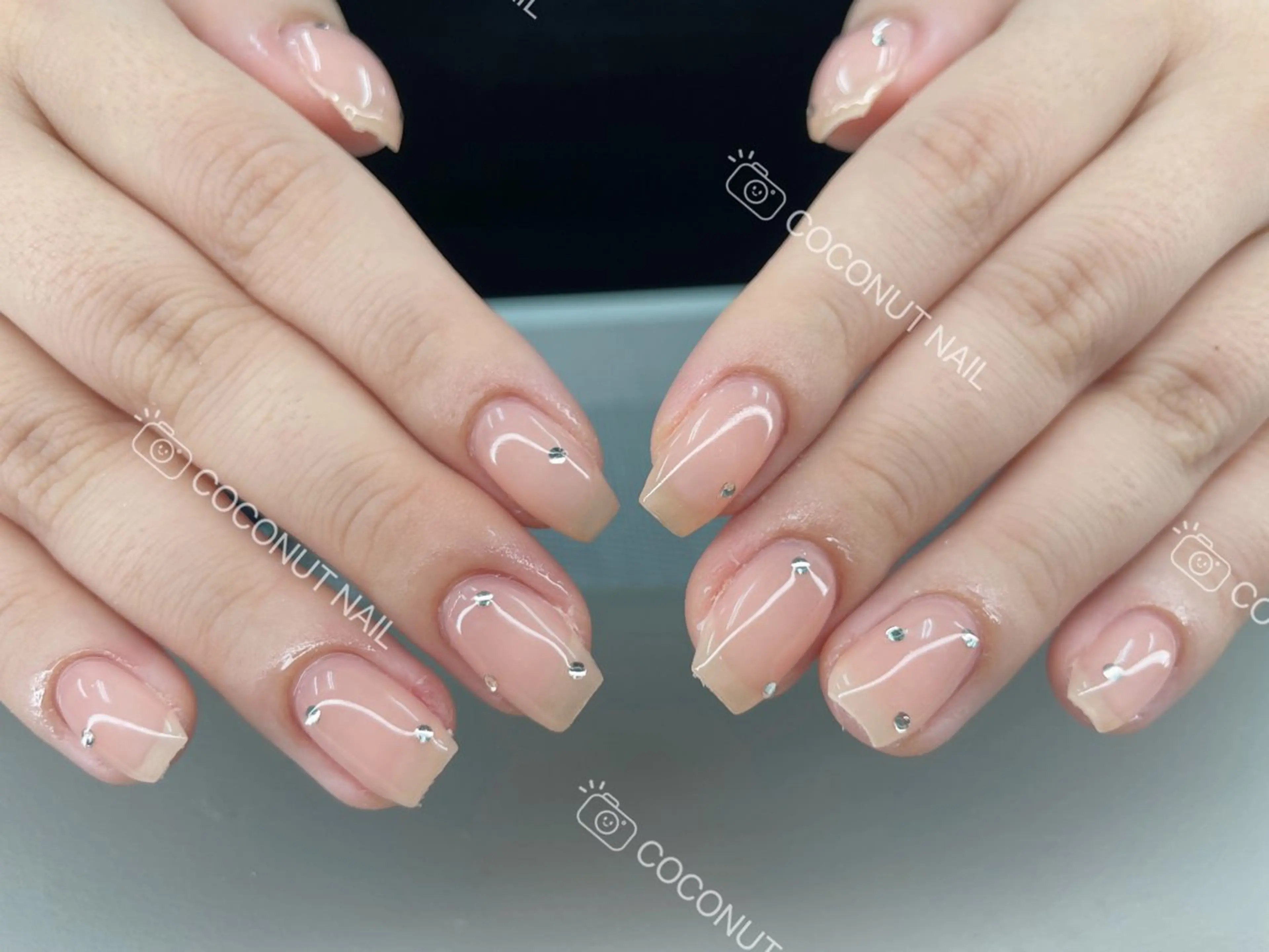 ネイル ハンドネイル 神田 ココナッツのネイルデザイン