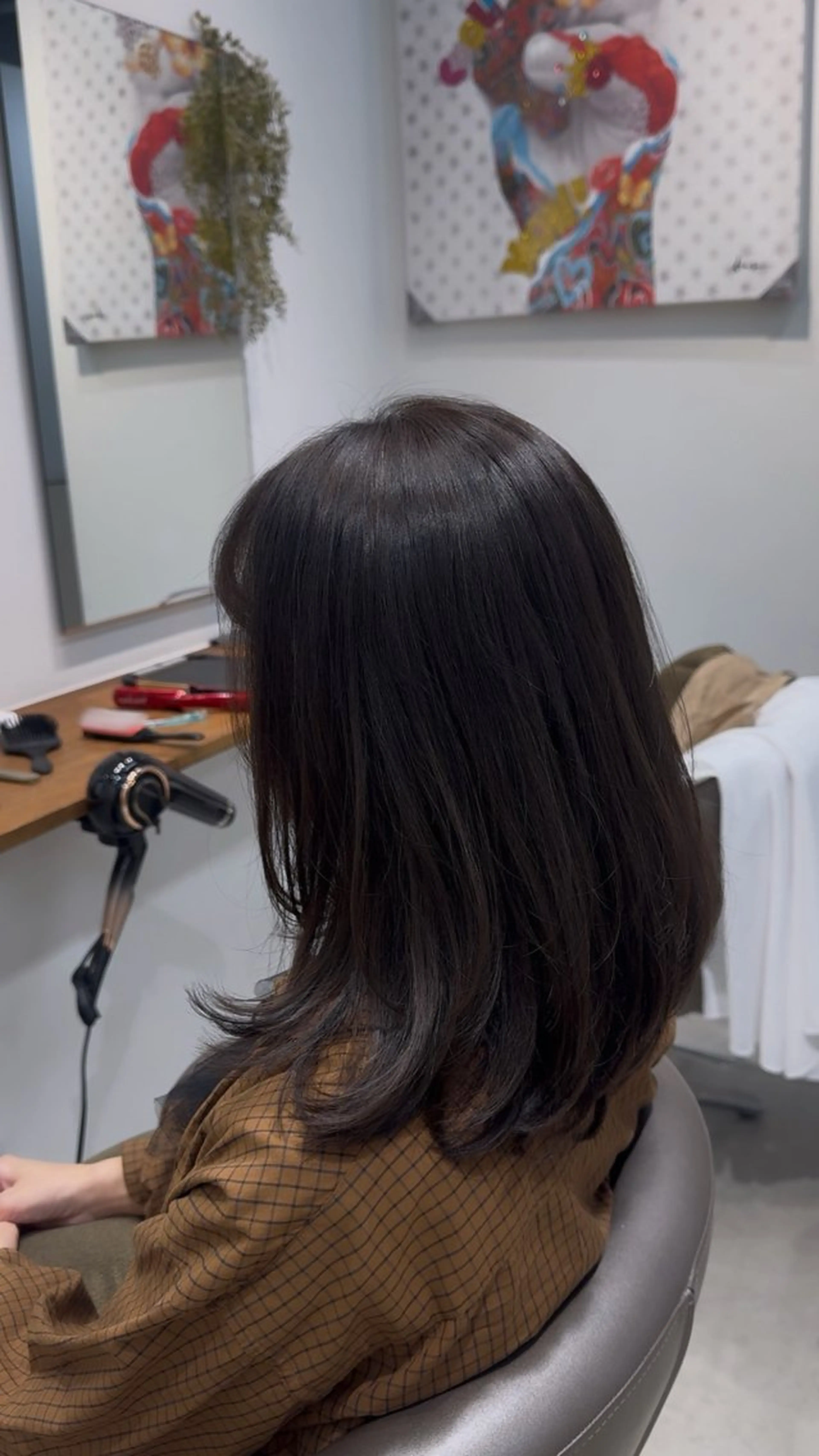 ミディアム レイヤーカット HAIR LOUNGE Run Ways所属・Shiho 🦋 ／透明感カラーのヘアスタイル