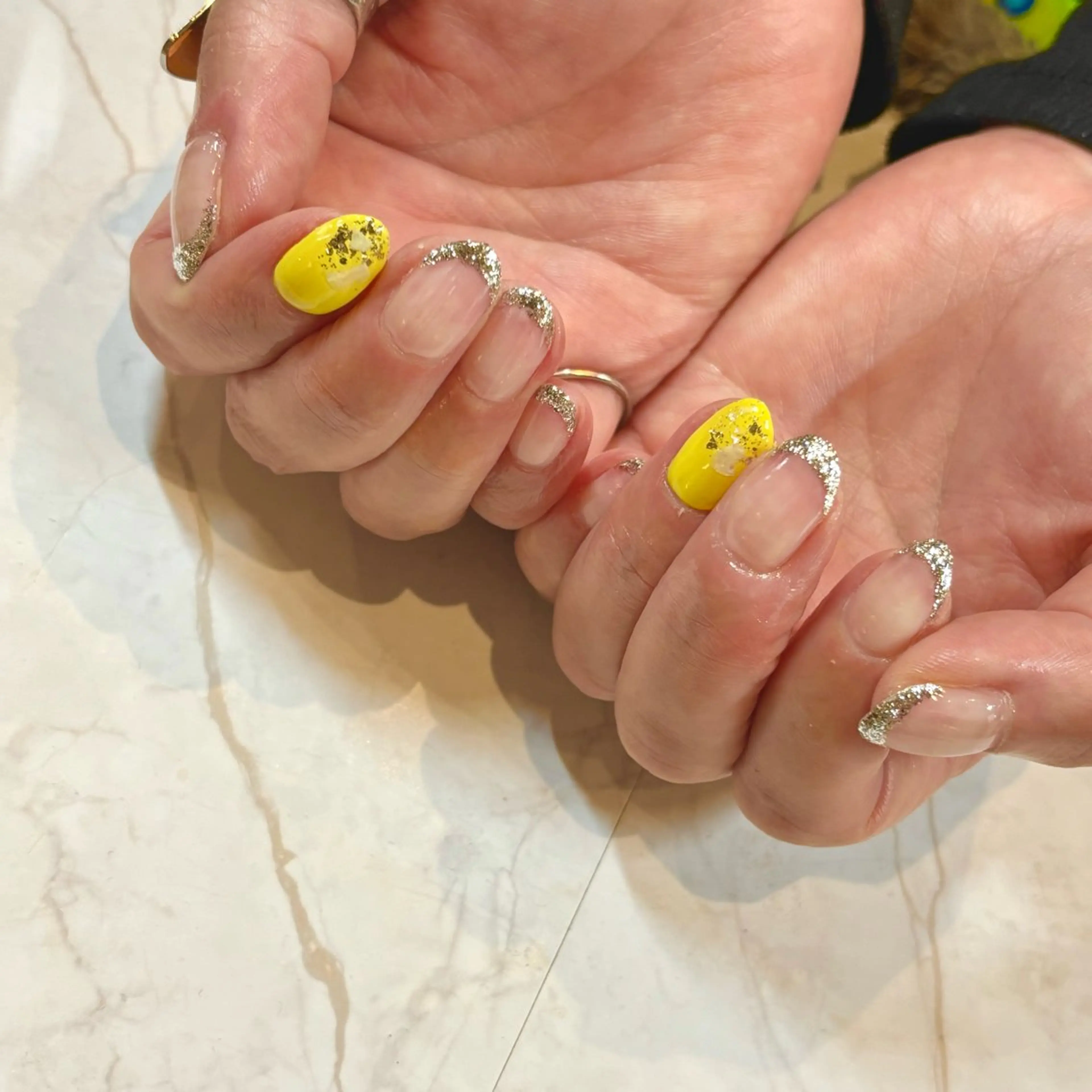 ネイル シルバー 黄色 SEPT NAIL こばやしのネイルデザイン