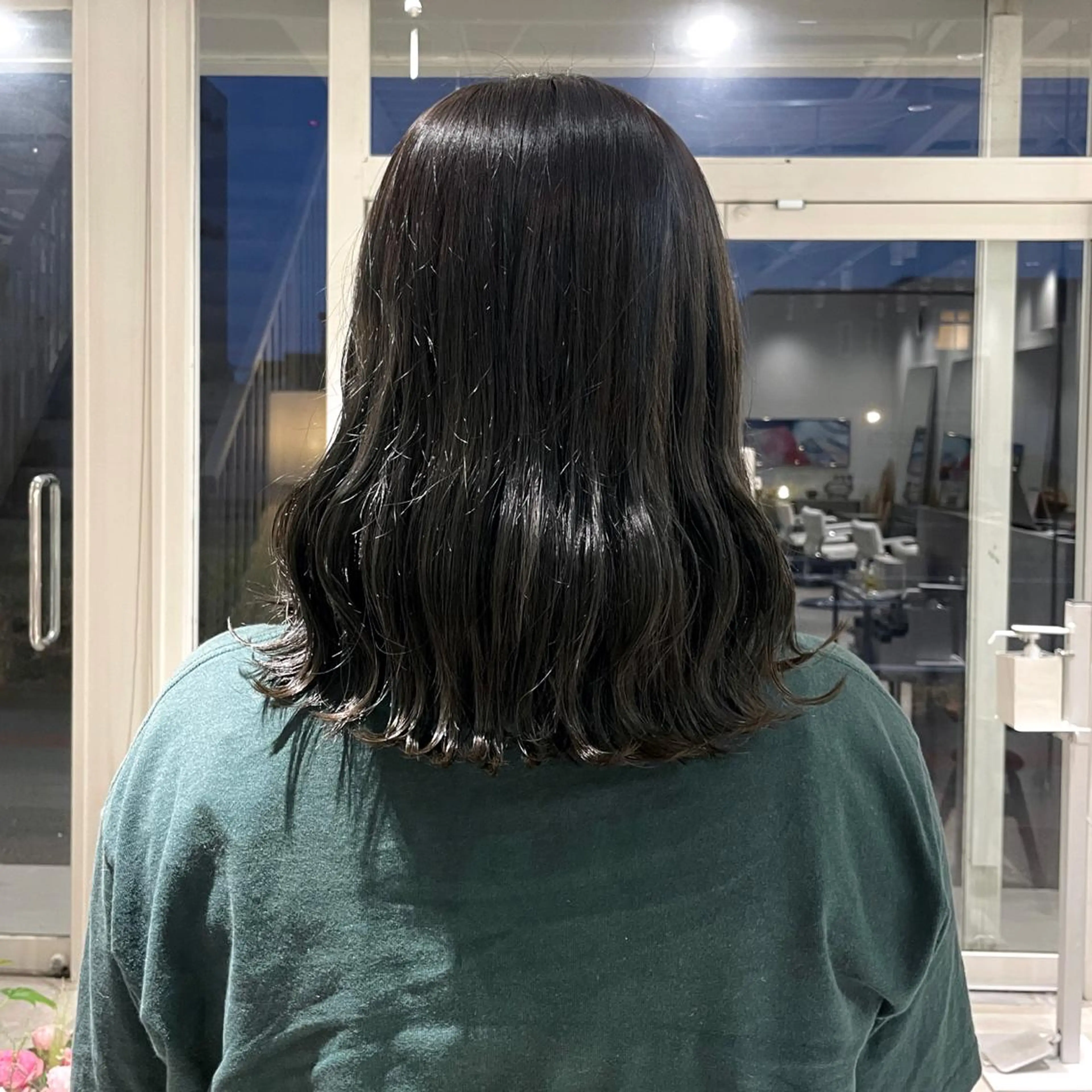 セミロング カラー ヘアカラー 林 千聖のヘアスタイル