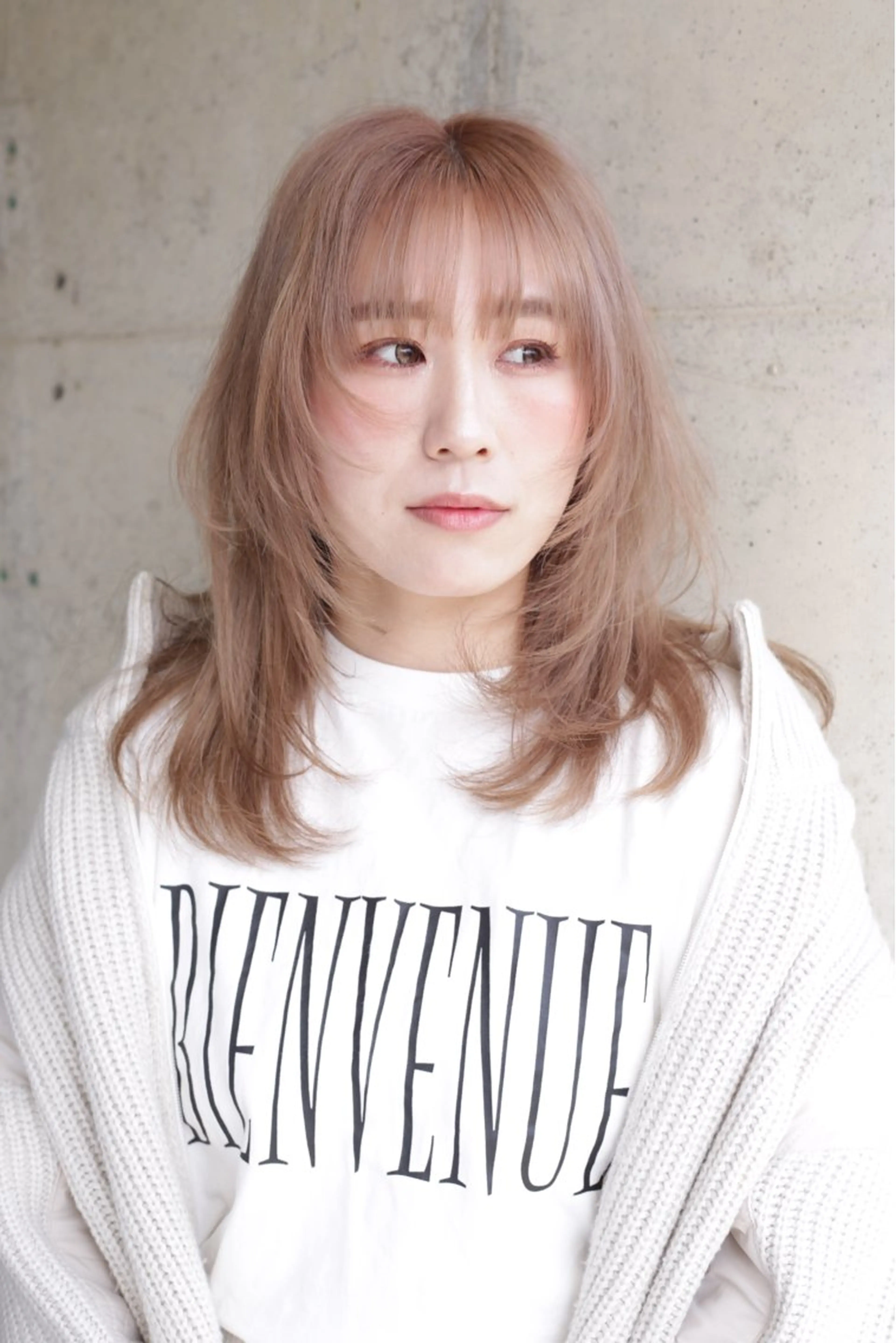 セミロング カラー ラピスキーズ 寺本のヘアスタイル