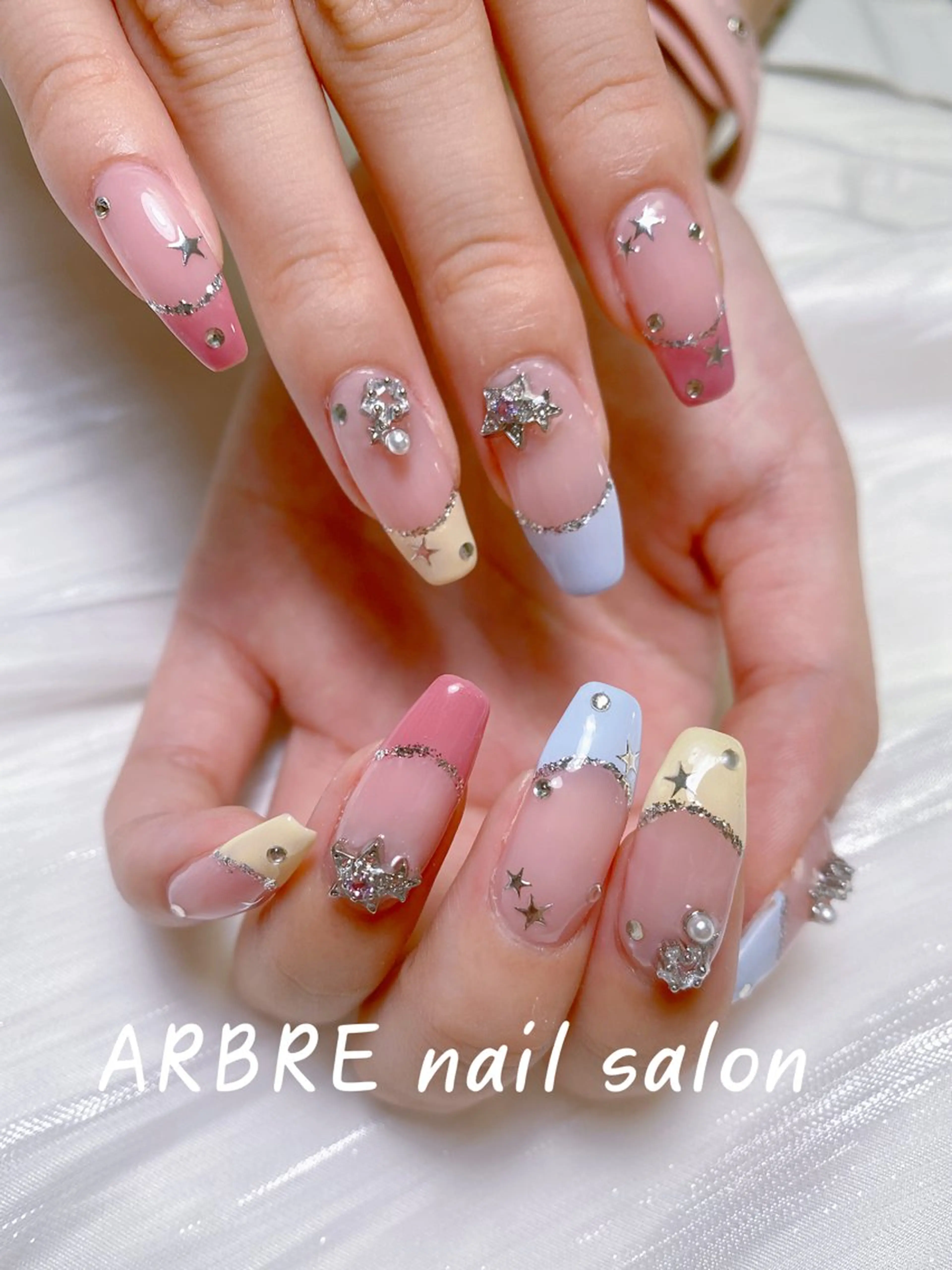 ネイル ハンドネイル ハンドケア 小林 凛のネイルデザイン