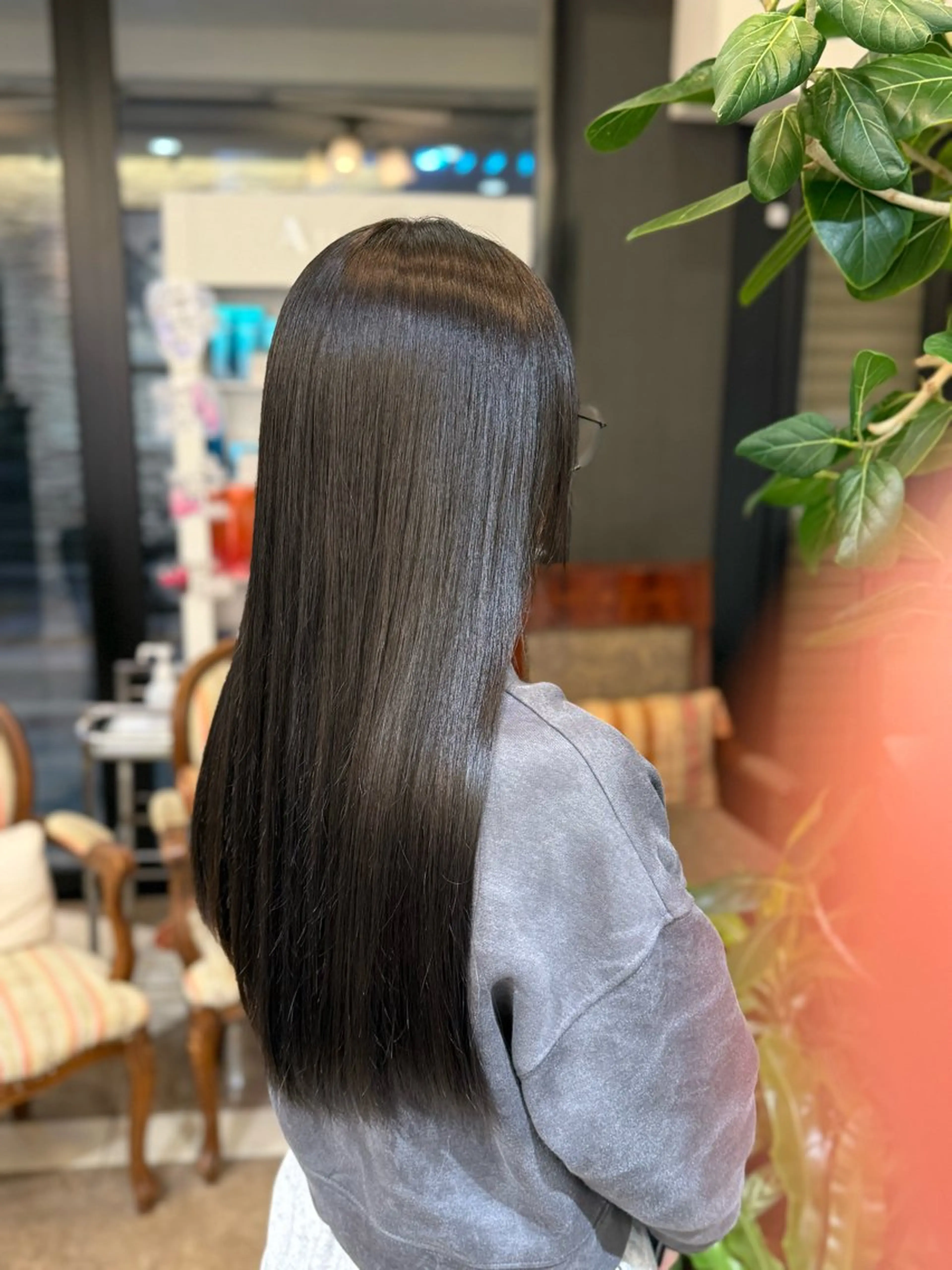 ロング カラー 透明感カラー シルバー ヘアークリアー春日部店所属・赤坂 明憲のヘアスタイル