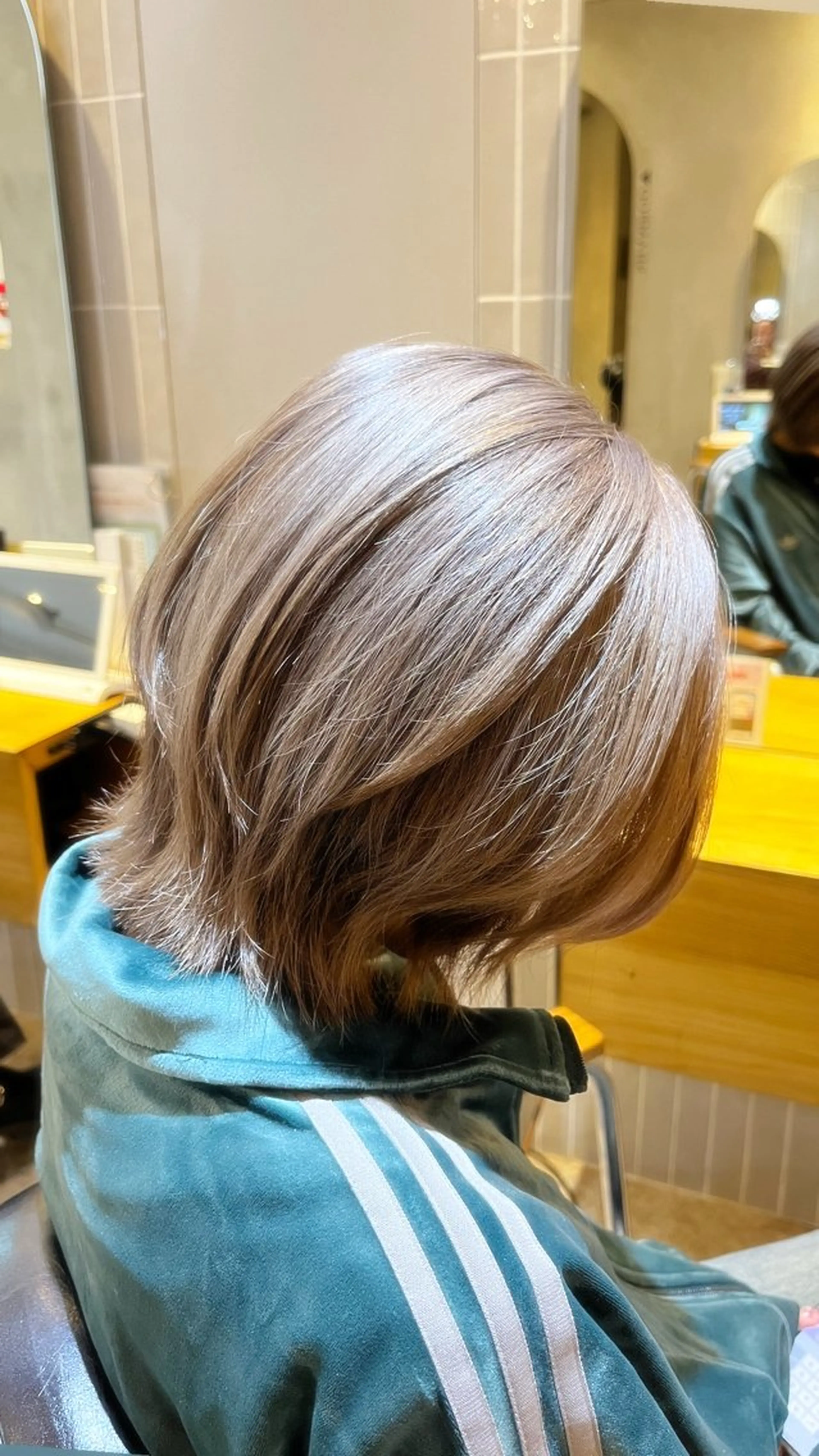 ロング カラー ブリーチ 透明感カラー 髪質改善 トリートメント ヘアカラー トリートメント ラフィスヘアードープ所属・👑髪質改善wカラー /ハイトーン/アユカのヘアスタイル