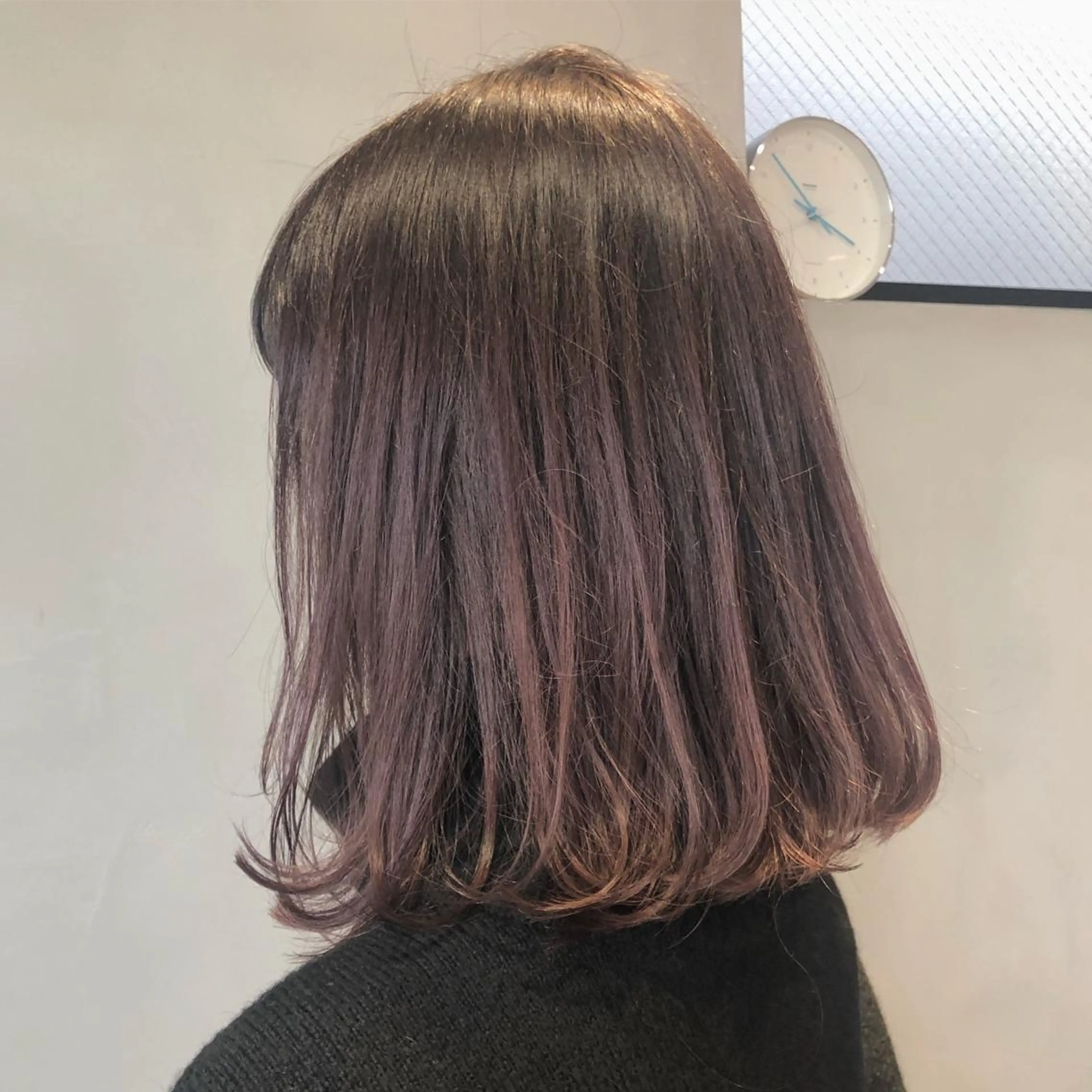 ショート カラー カット ヘアカラー トリートメント 荒木 依莉亜のヘアスタイル