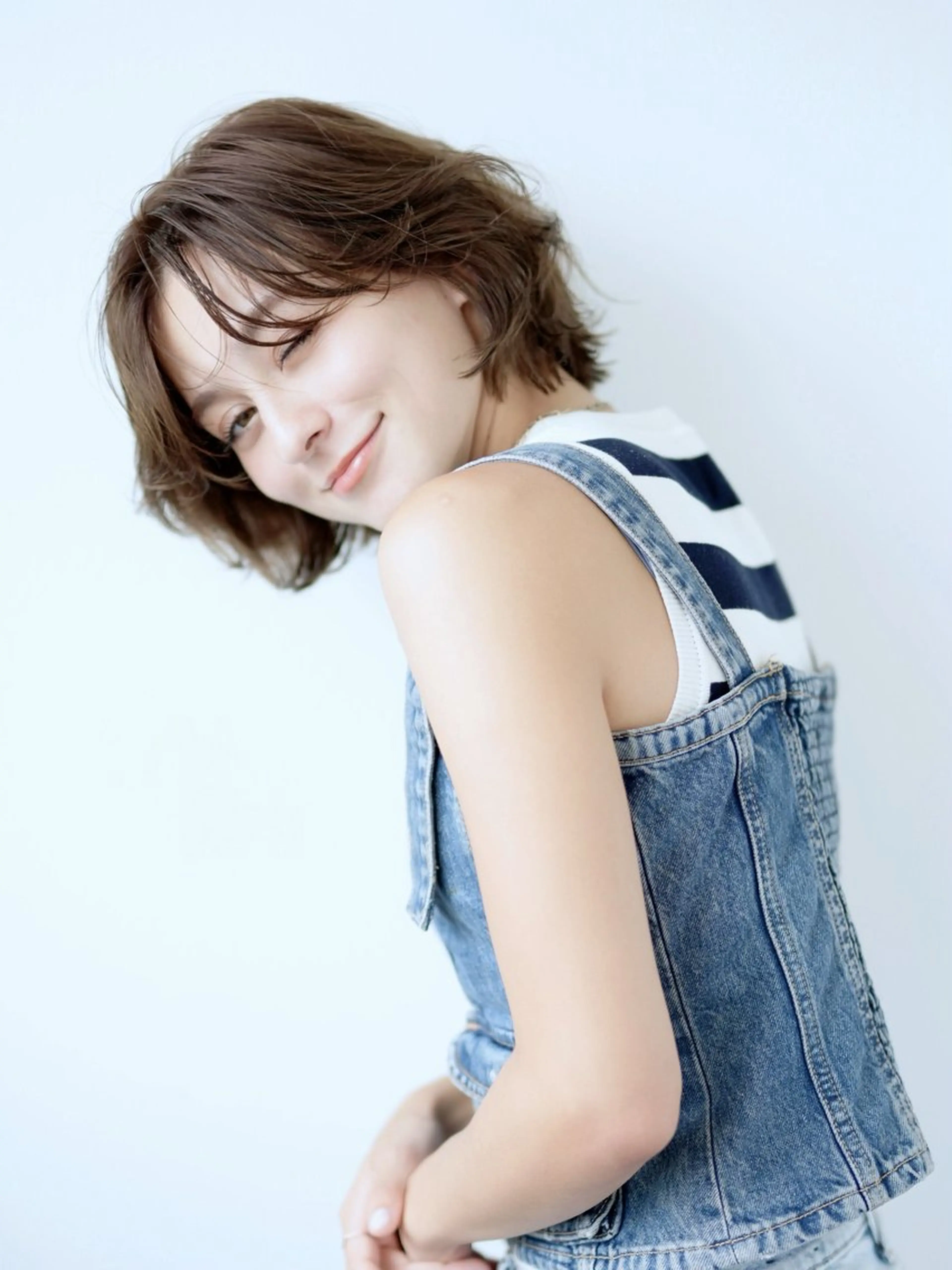 ショート カラー ショートボブ ブラウンカラー チョコレートブラウン ボブ ショートヘア カット ヘアカラー ベージュ/インナー カラー🤍Rieのヘアスタイル