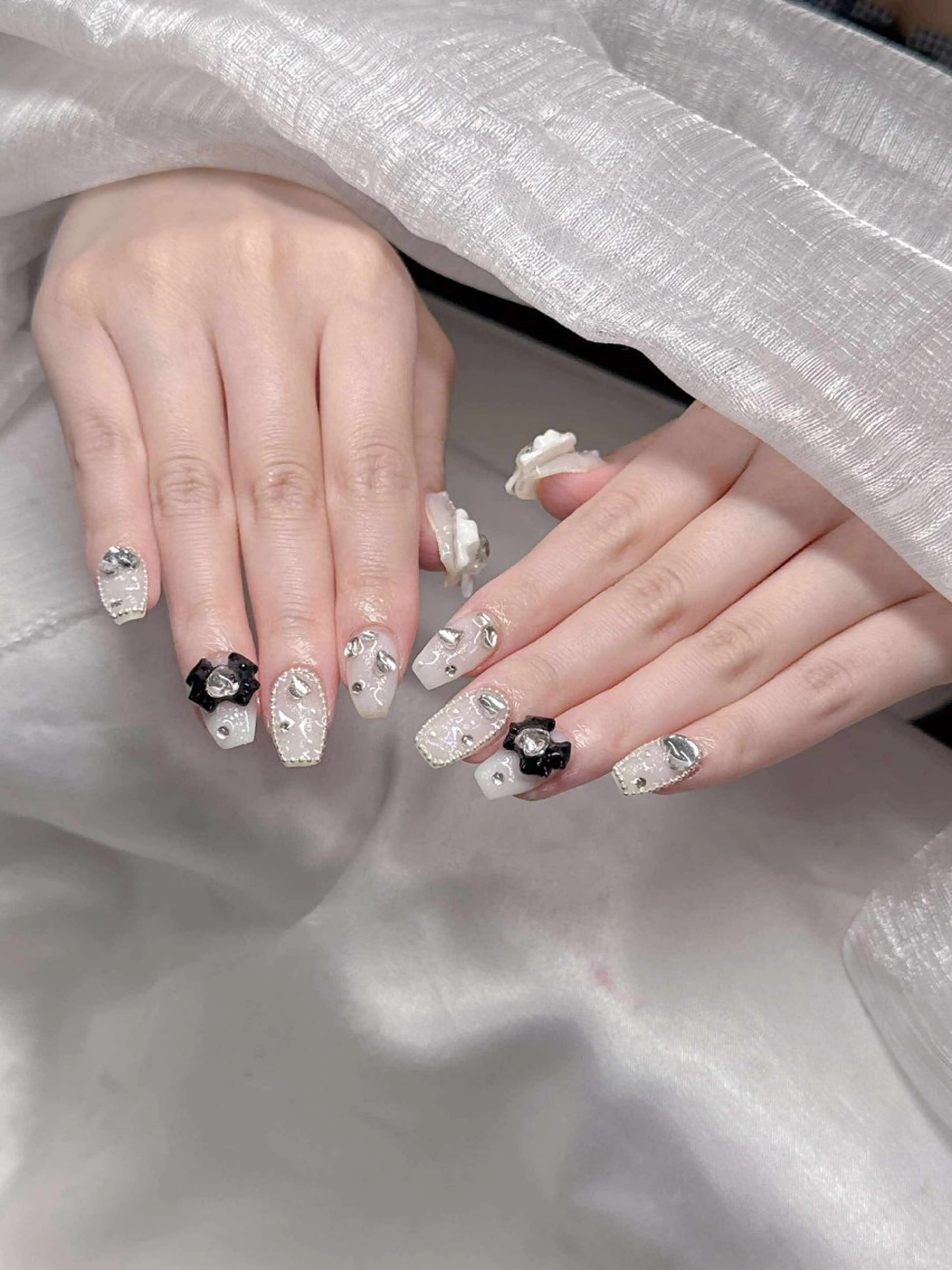 ネイル 長さ出し グラデーション 卒業式 キラキラネイル マグネットネイル ハンドネイル Lee Nailsのネイルデザイン