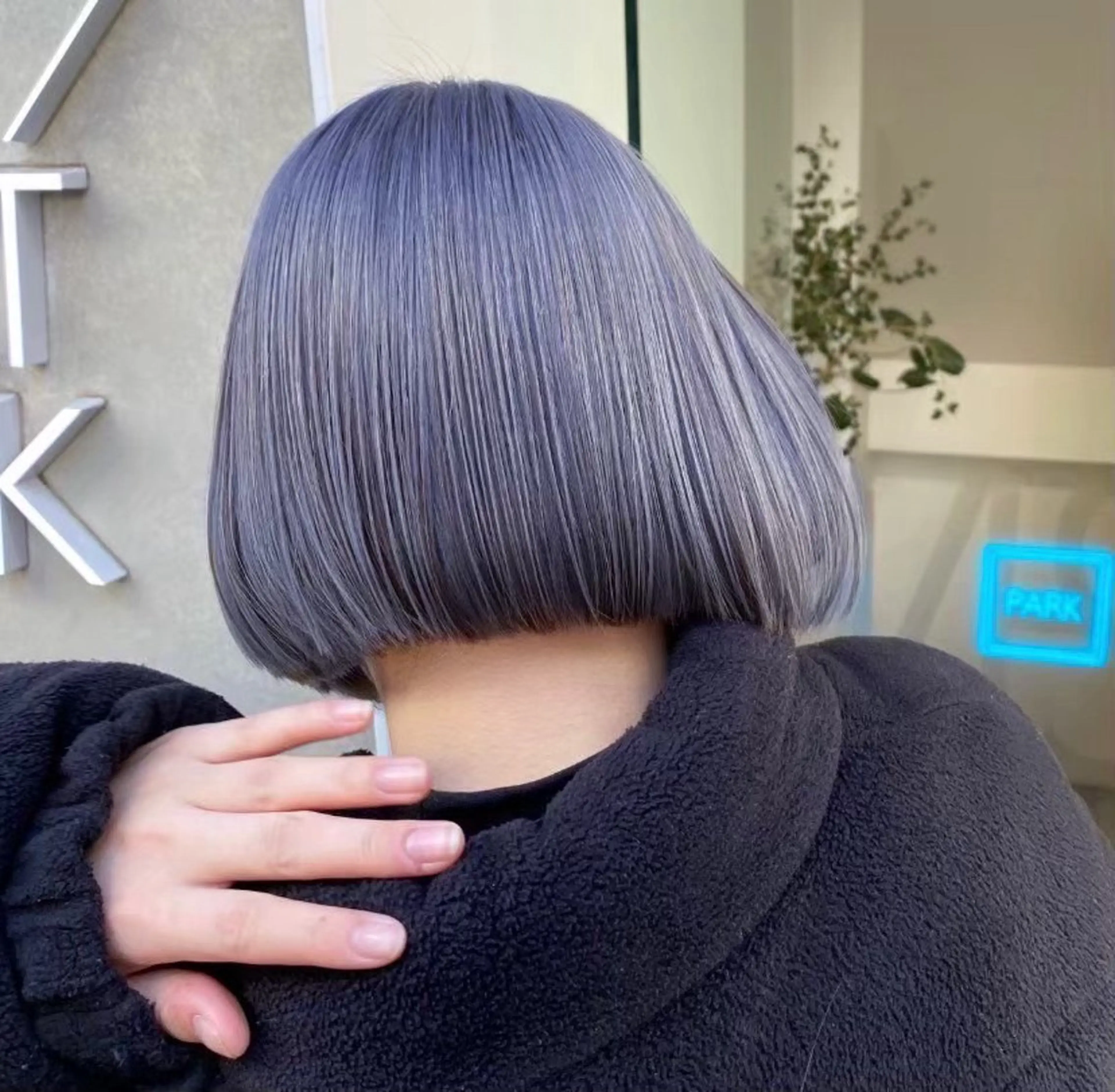 ショート ハイトーン/レイヤー /メンズパーマのヘアスタイル