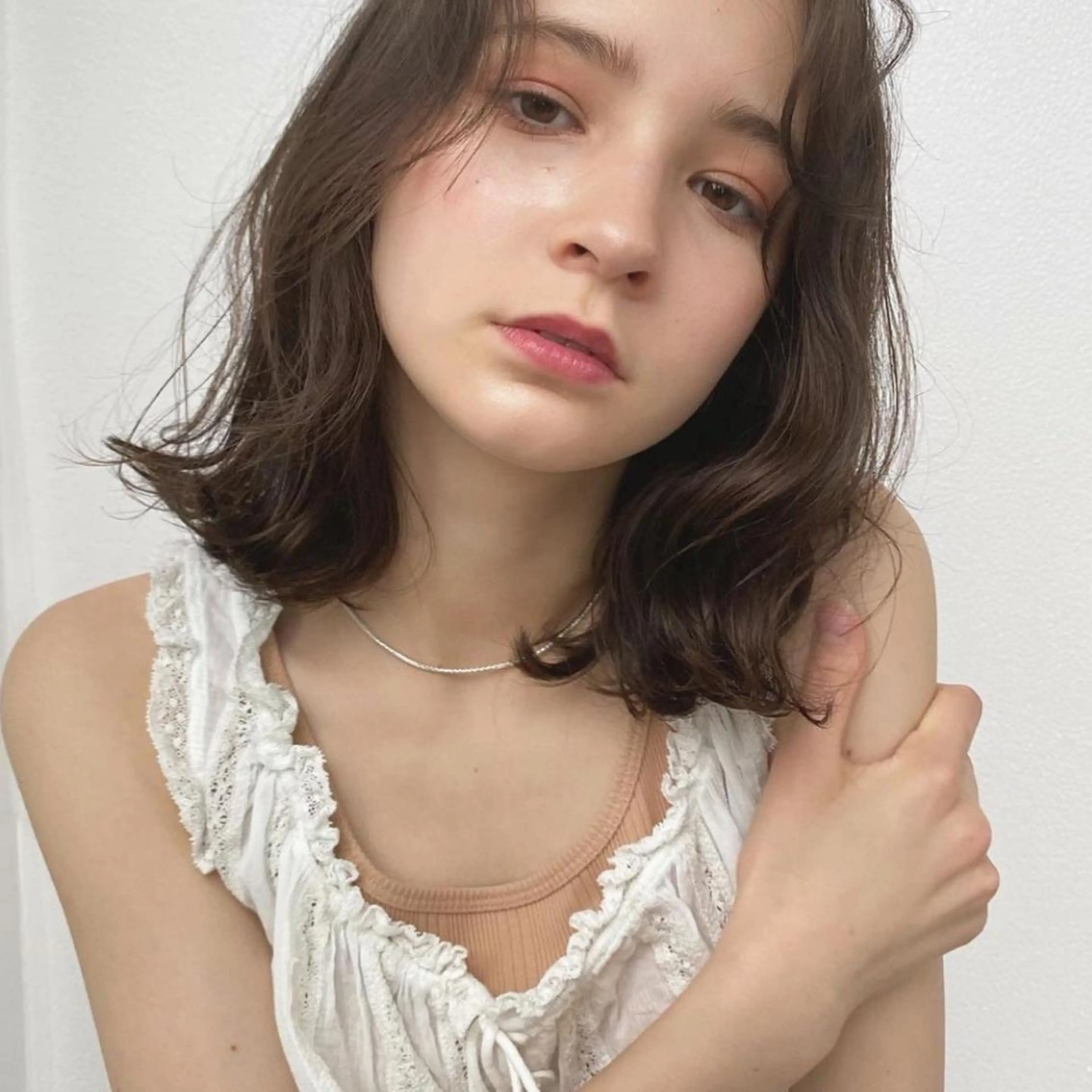 ミディアム カラー パーマ ヘアアレンジ メンズ キッズ ネイル マツエク・マツパ モリモト サナのヘアスタイル