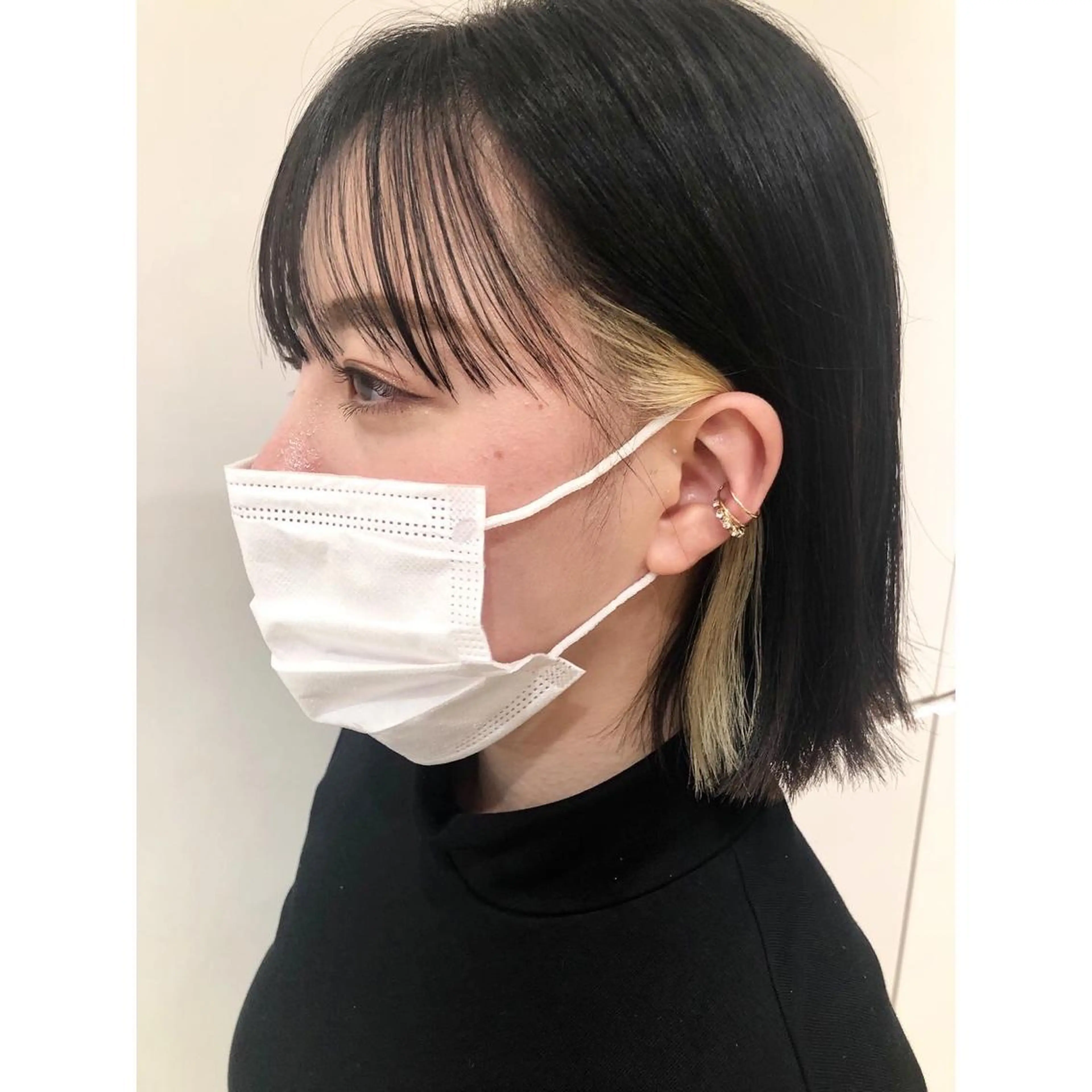 ショート カラー 切りっぱなしボブ 抜きっぱなしブロンド ブロンド インナーカラー ボブ 推しカラー✨ オタク美容師ユウカのヘアスタイル