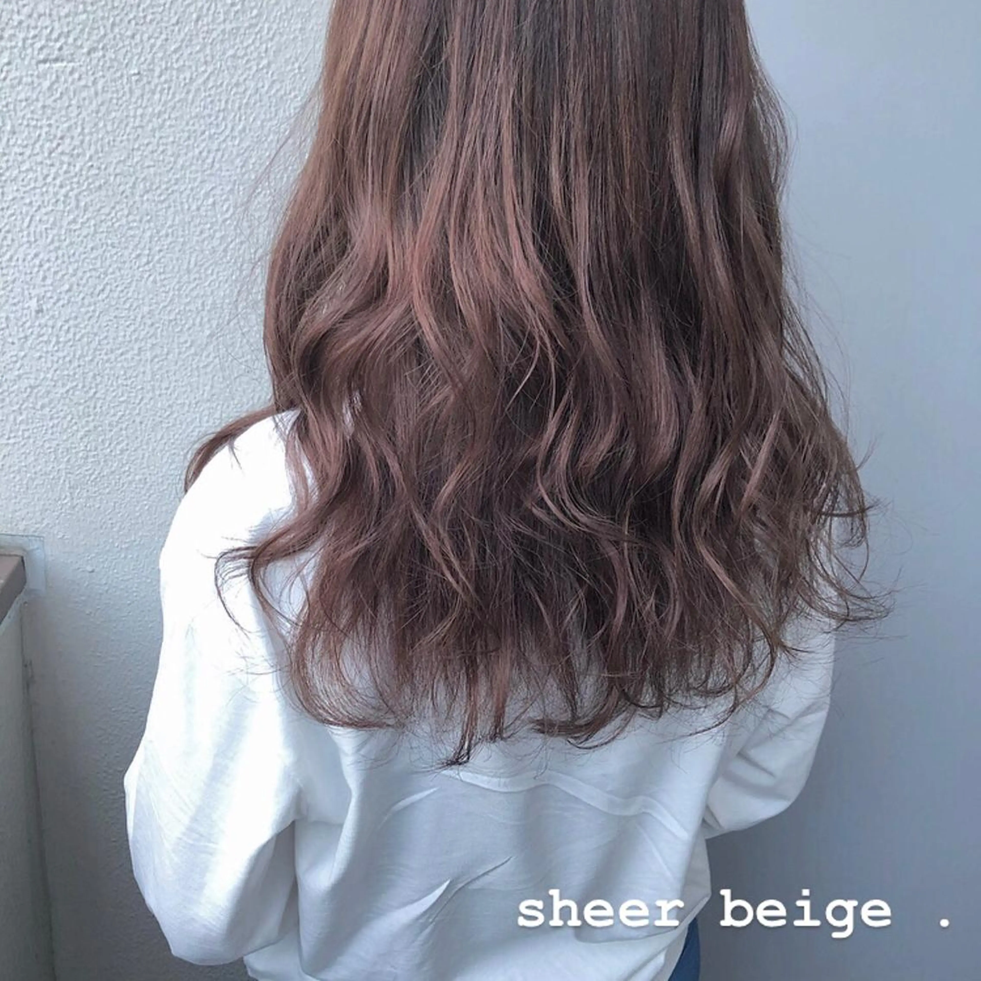 ミディアム カラー パーマ ヘアアレンジ ネイル マツエク・マツパ ベージュカラー トレンド眉🌈✨ arisaの眉毛・アイブロウイメージ