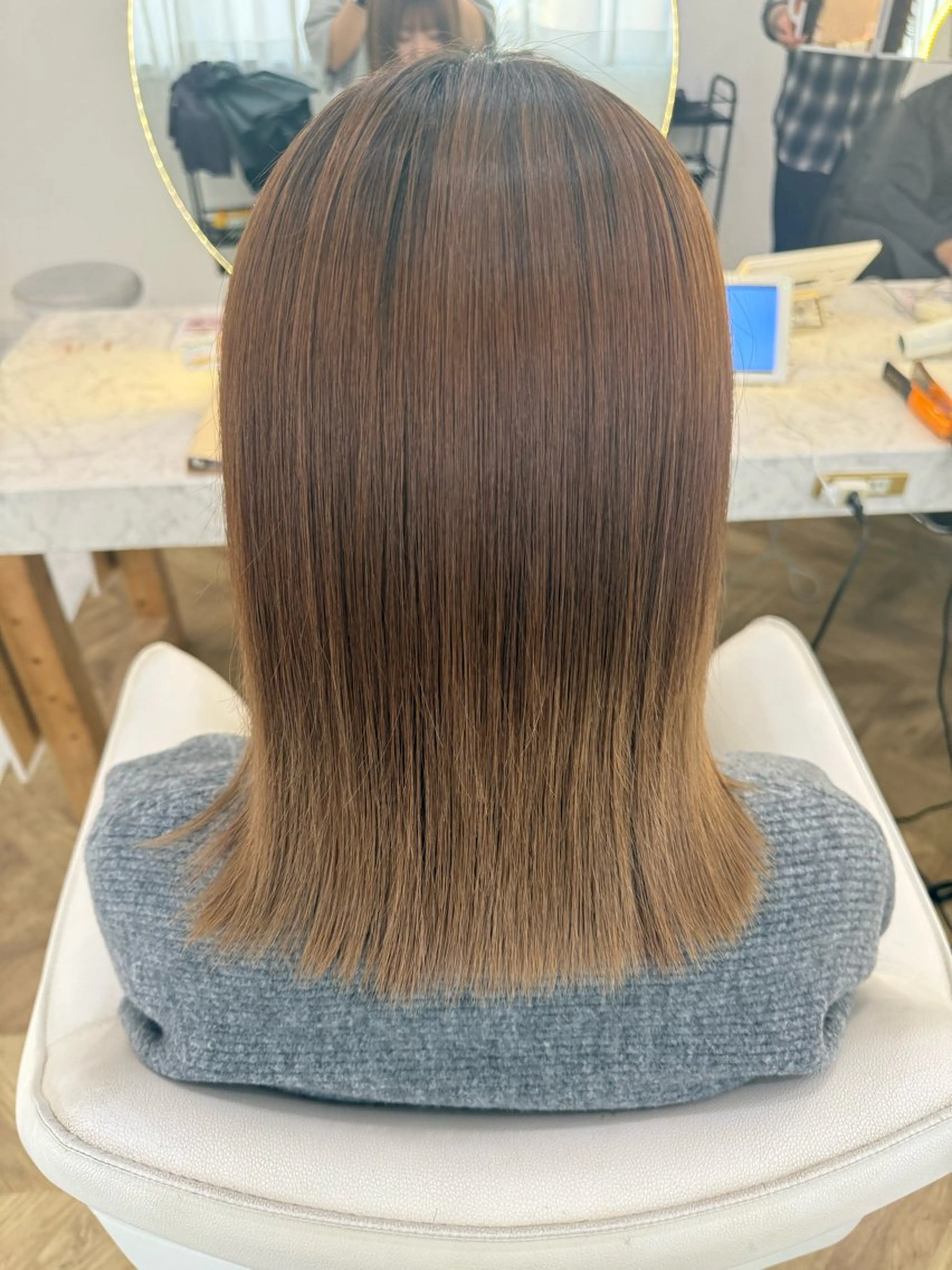 ミディアム カット 小林 美月  透明感カラーのヘアスタイル