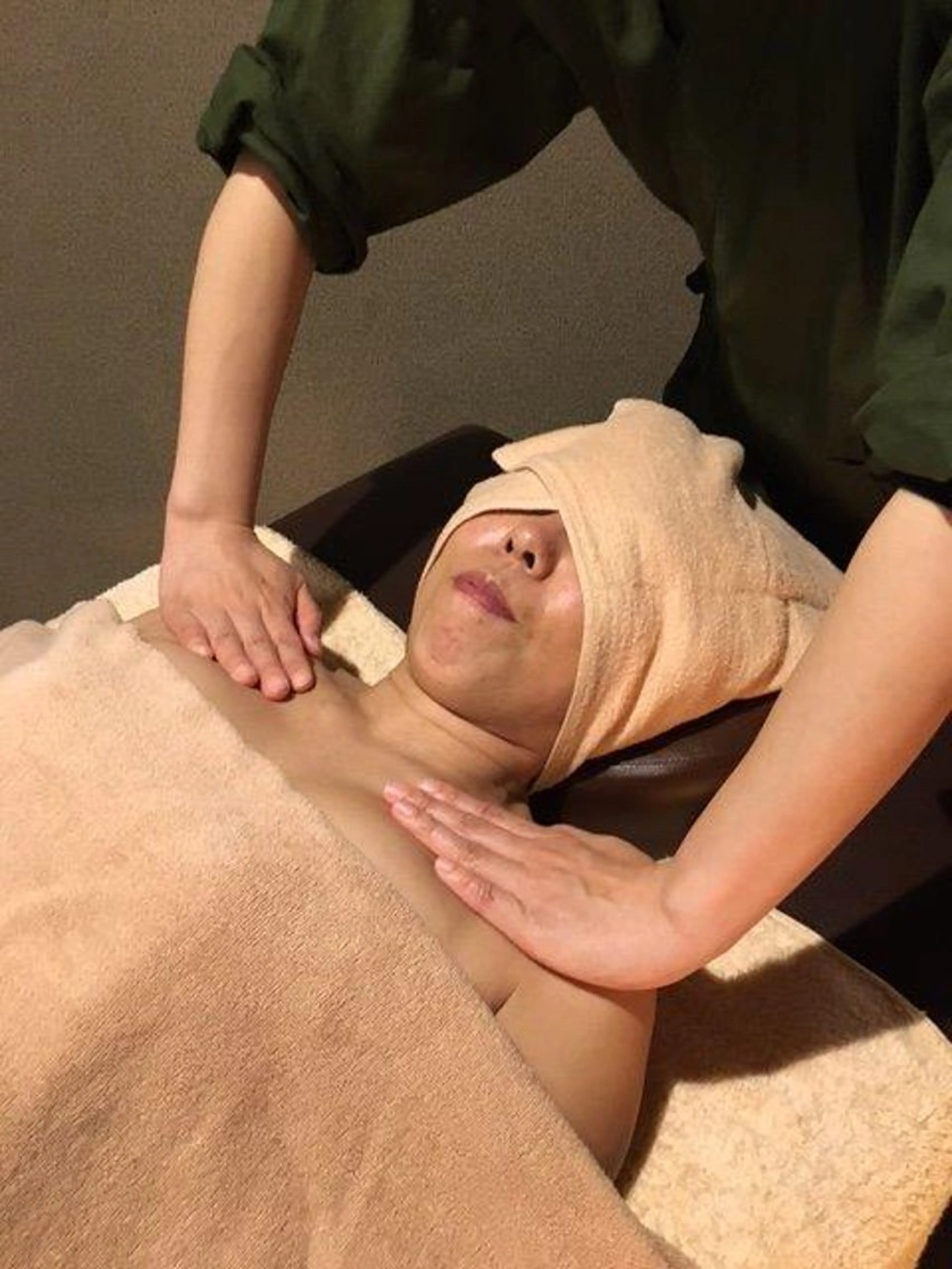 デコルテアロマ＋頭顔ツボ60分の写真