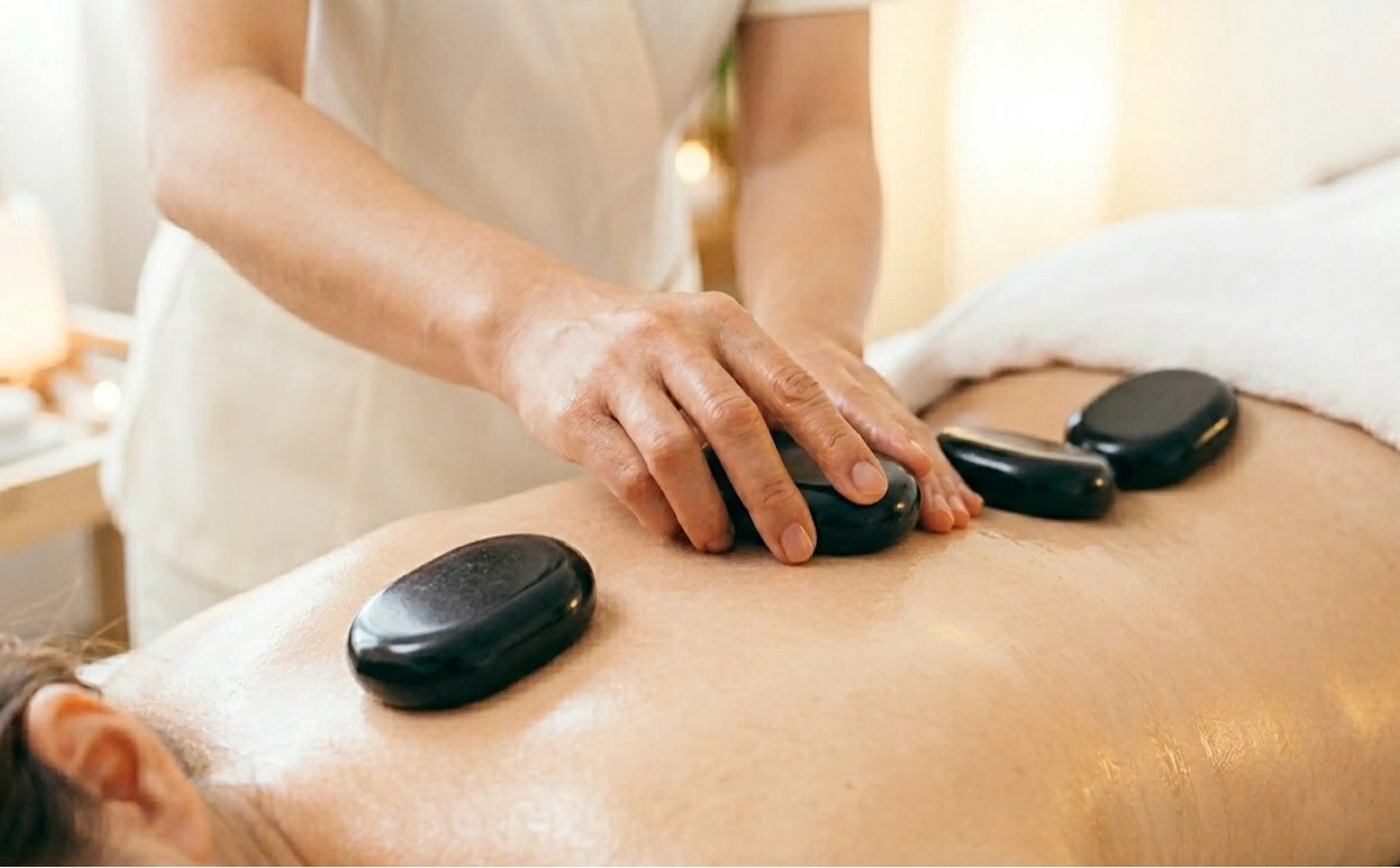 子宮矯正/腸揉み/ シュガーリング脱毛のエステ・リラクイメージ