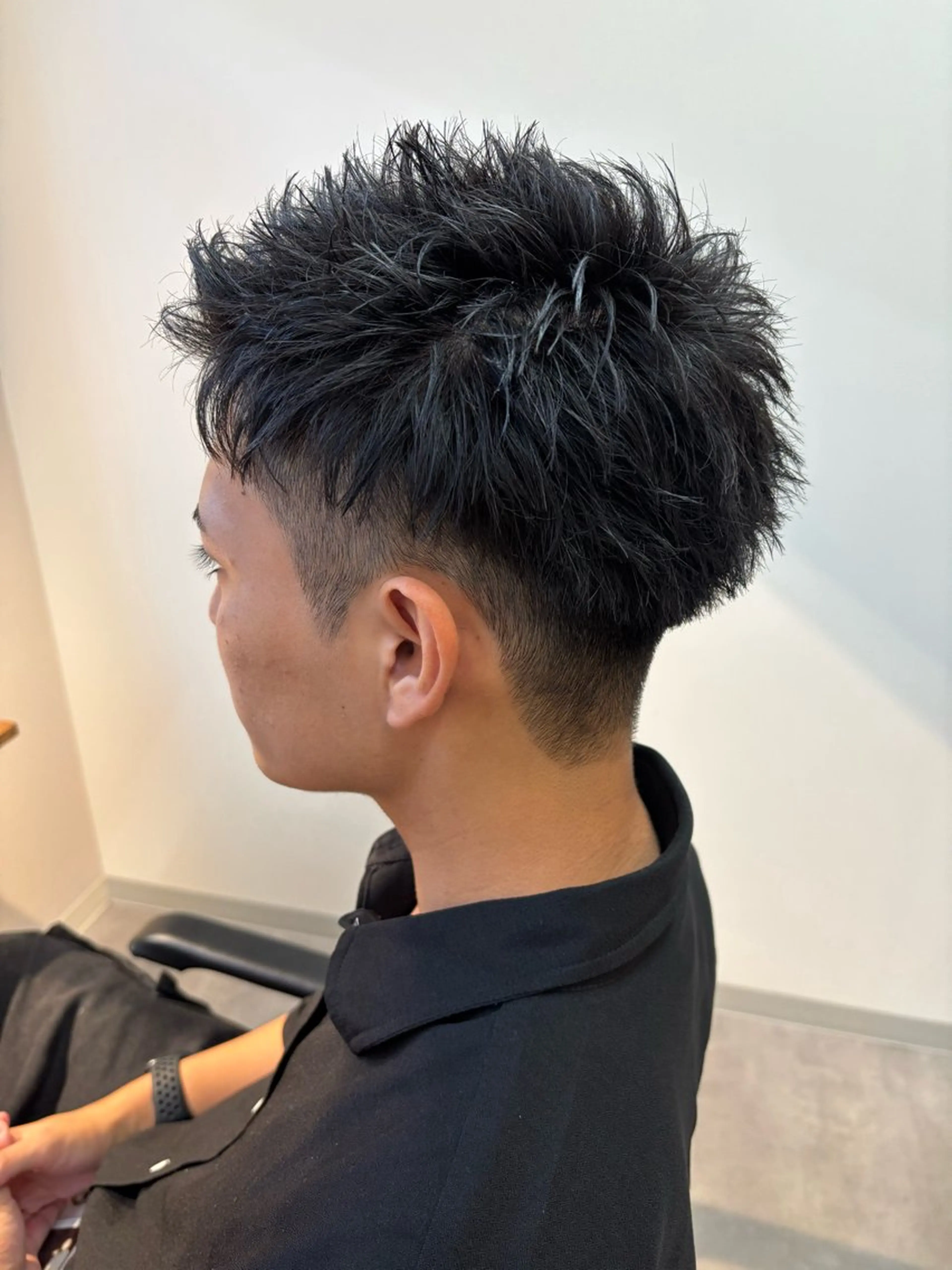 メンズ アップバング メンズショート カット フェザーパーマ/韓国 /メンズカット保立のヘアスタイル