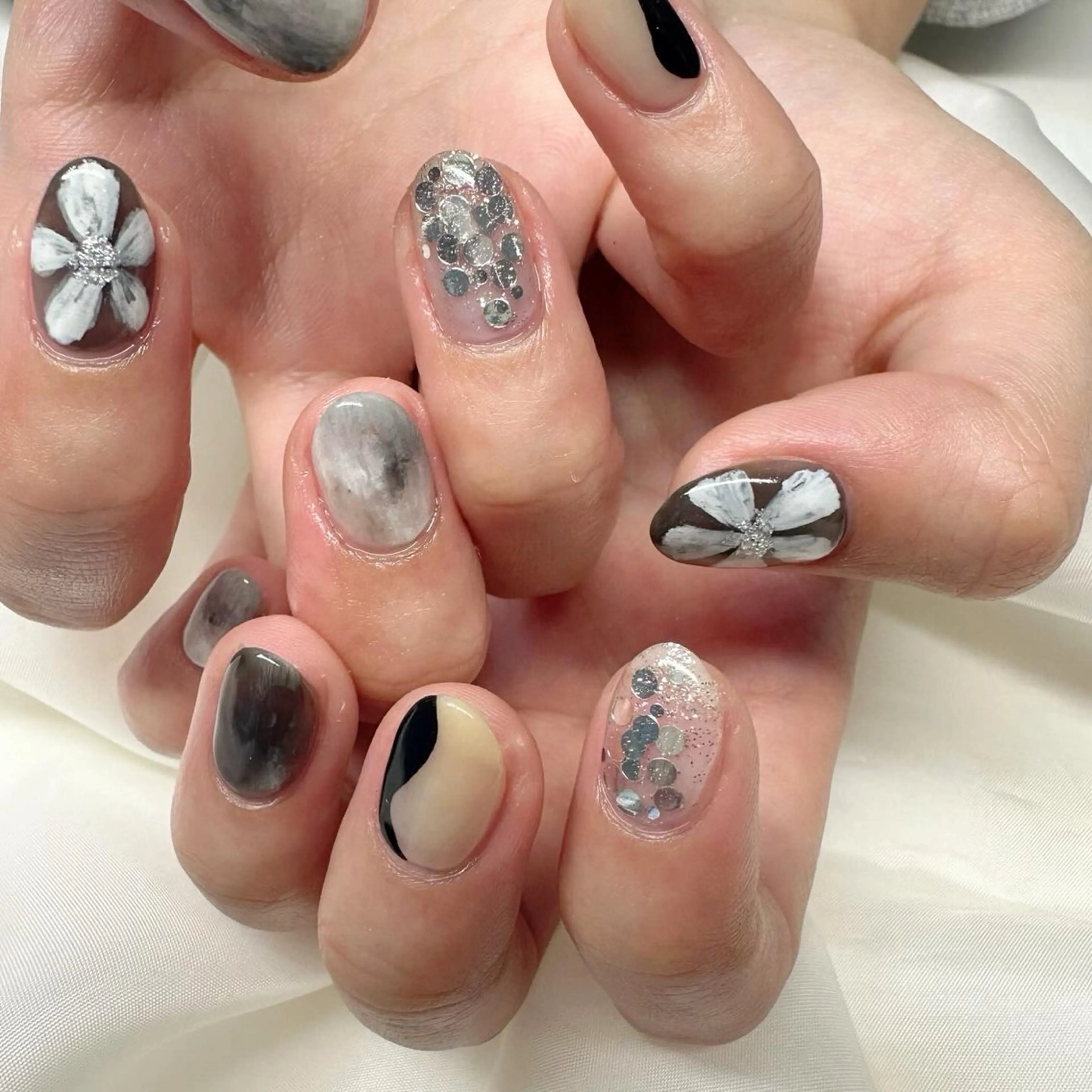 ネイル クリアネイル フラワーネイル ホログラムネイル 氷ネイル・うるうるネイル 韓国ネイル 🪞KAPE NAIL 🪞のネイルデザイン