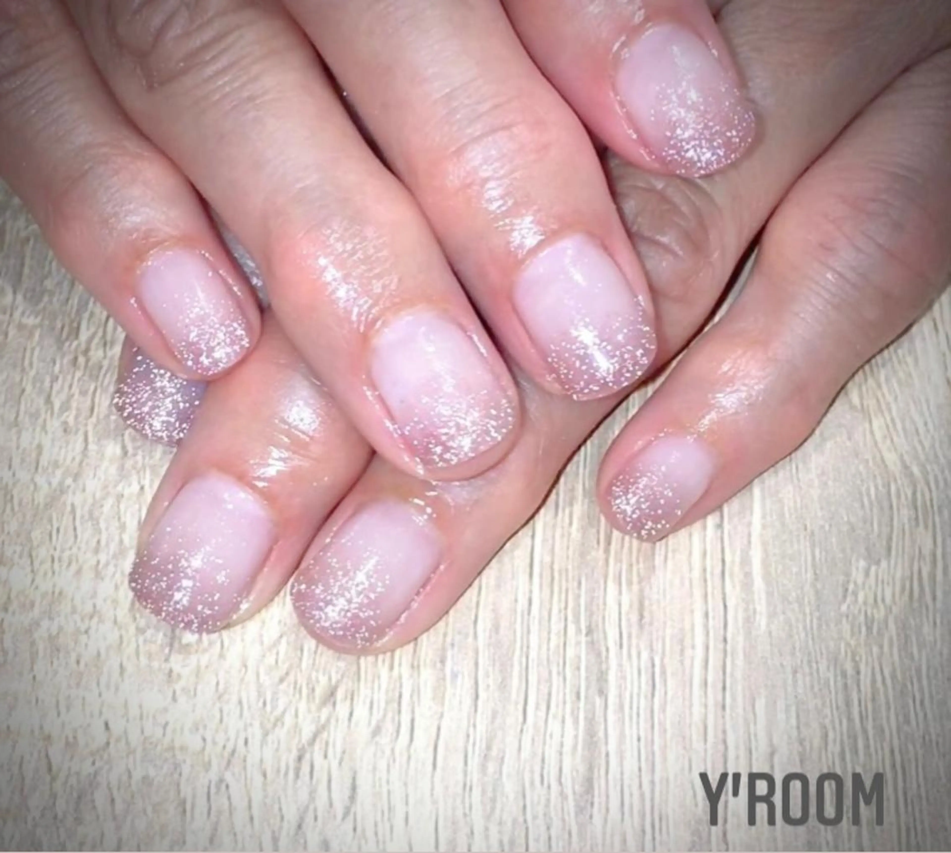 ネイル オーロラネイル フラッシュネイル フットネイル ジェルネイル グラデーション YUKA （ネイリスト）のネイルデザイン