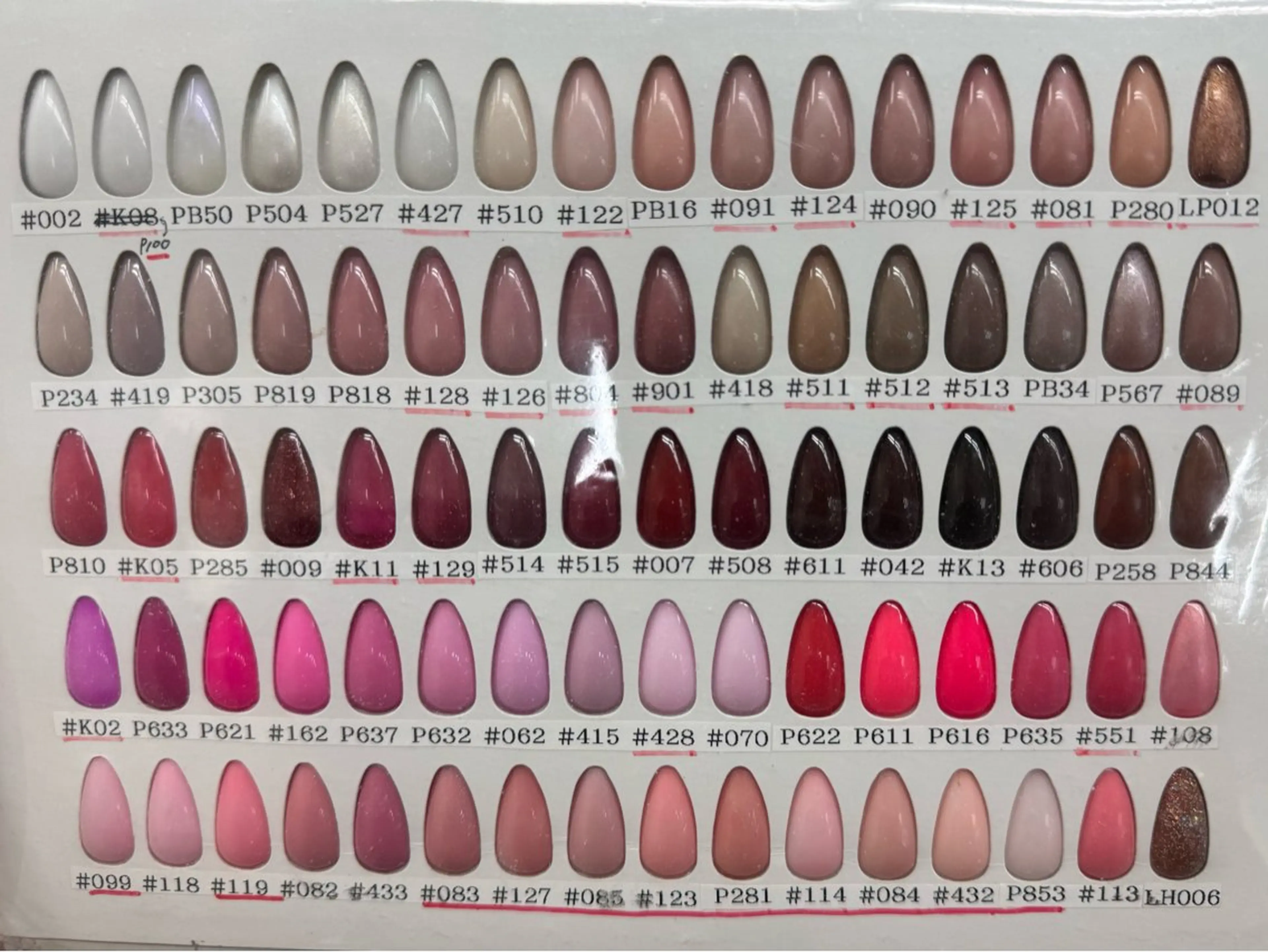 ネイル MAXKELLY ASAのネイルデザイン