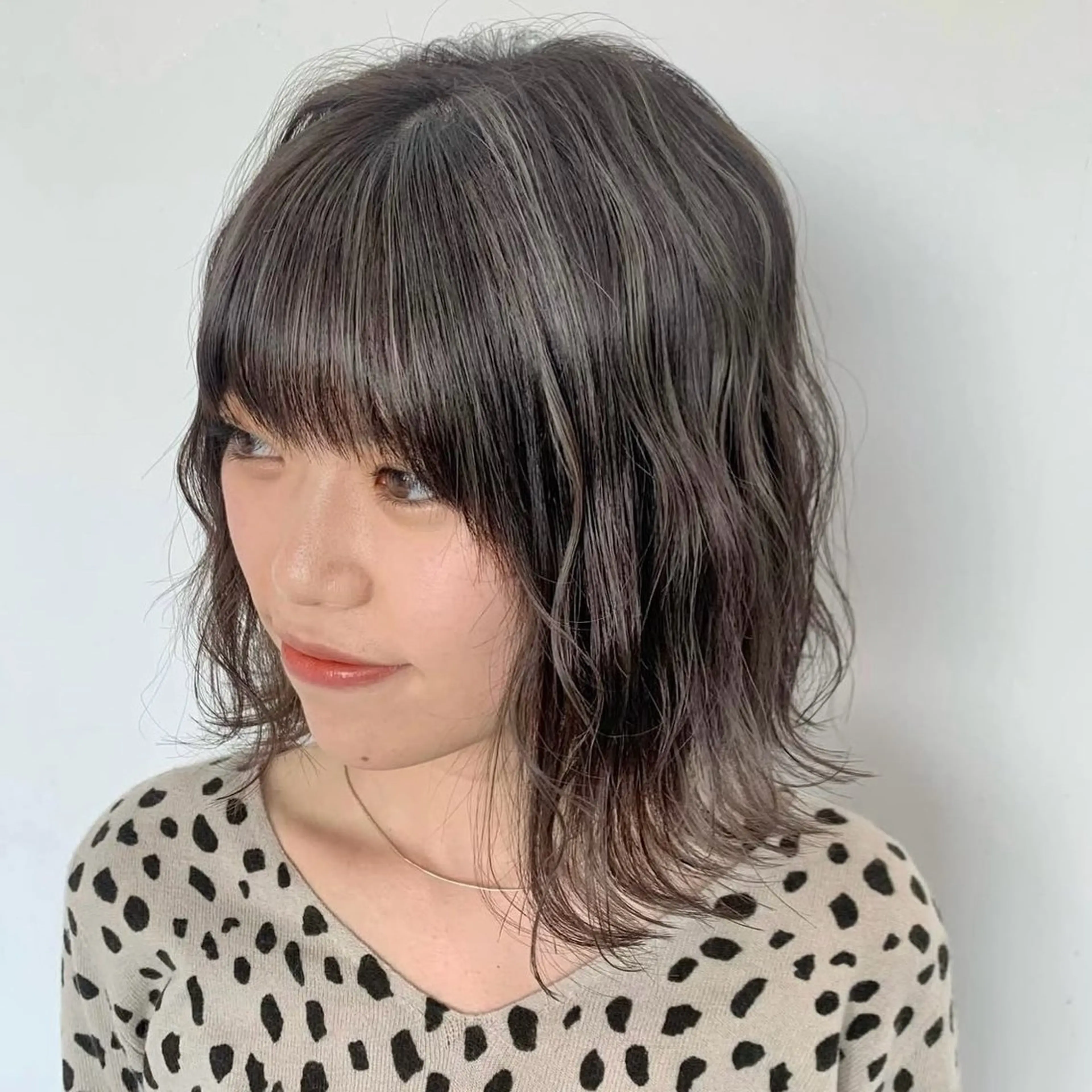 カラー 松野 さくらのヘアスタイル