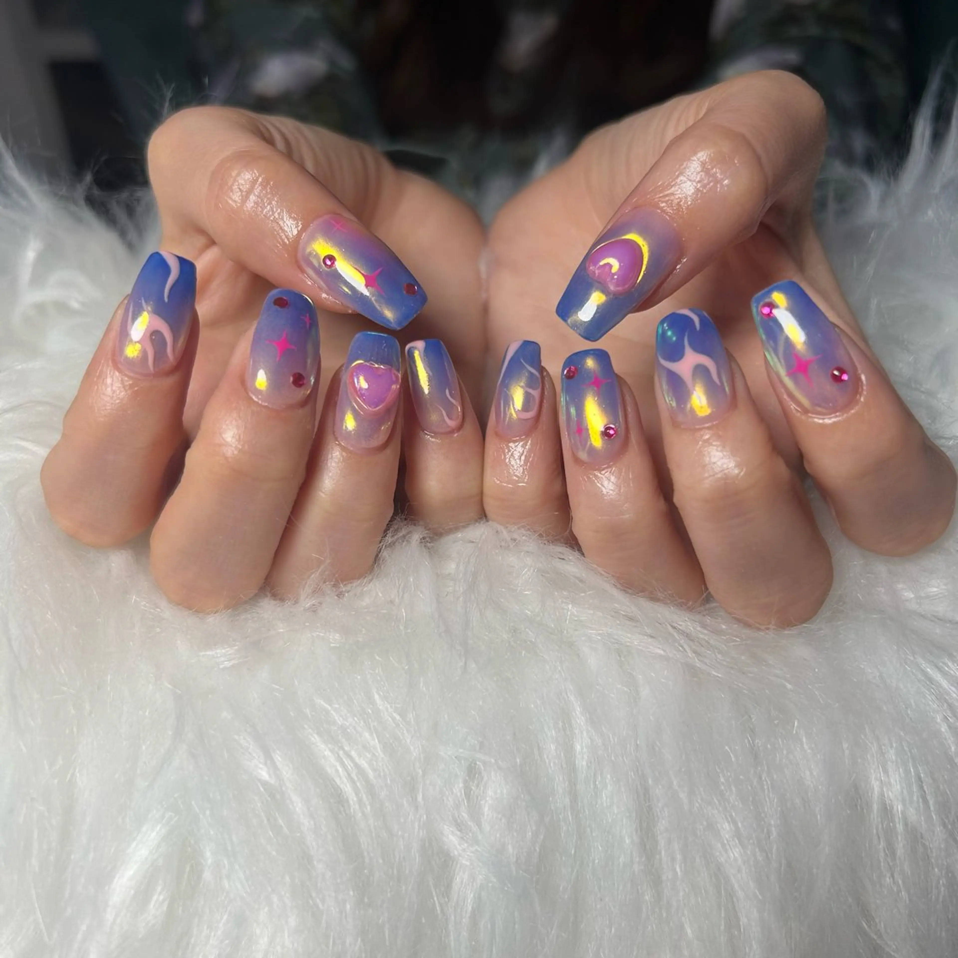 ネイル オーロラネイル グラデーション ハンドネイル haacnails（ハーシーネイル）所属・haac nailsのネイルデザイン