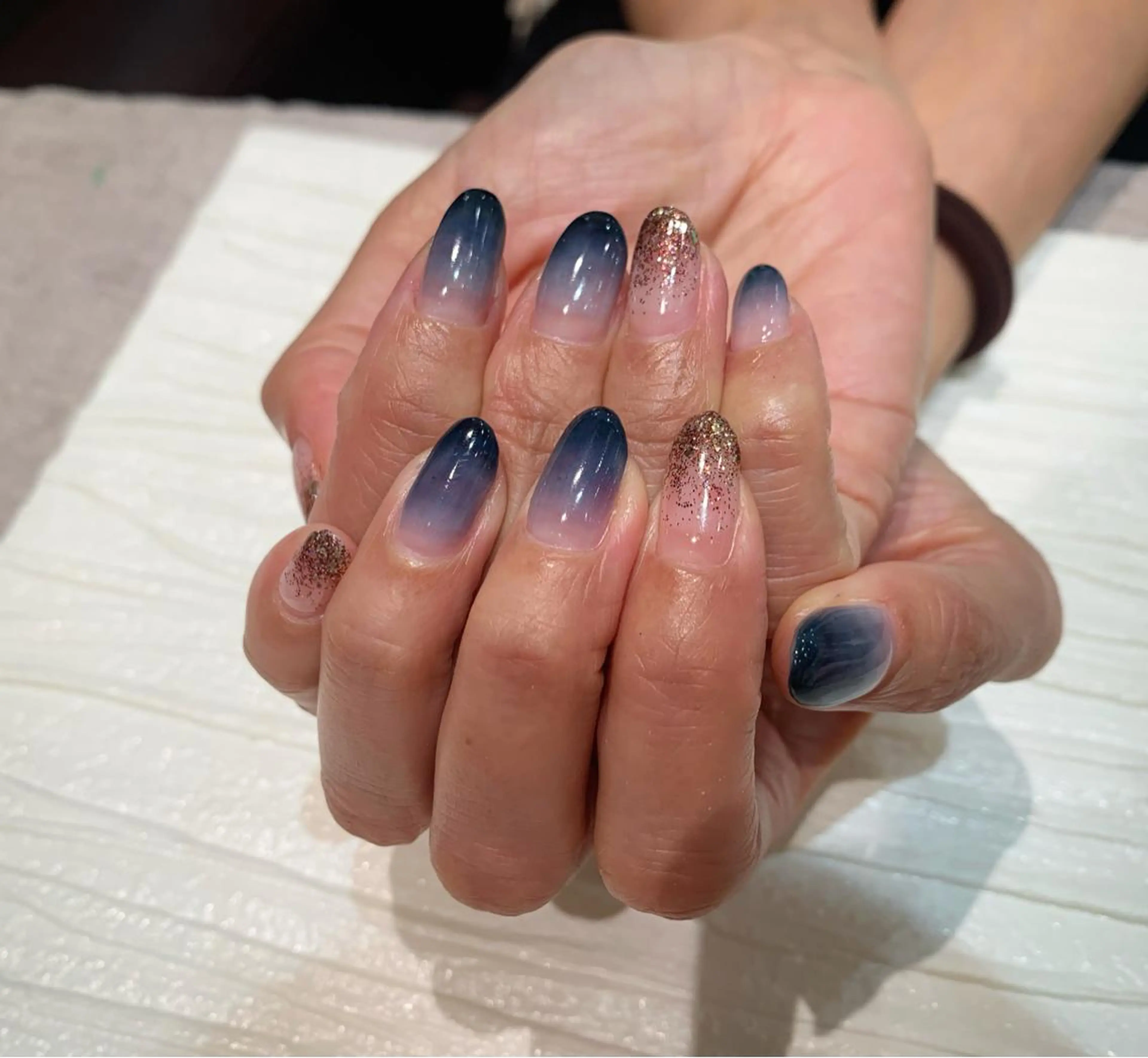 ネイル グラデーション ラメ(グリッター) ネイビー nailAVANCE akariのネイルデザイン