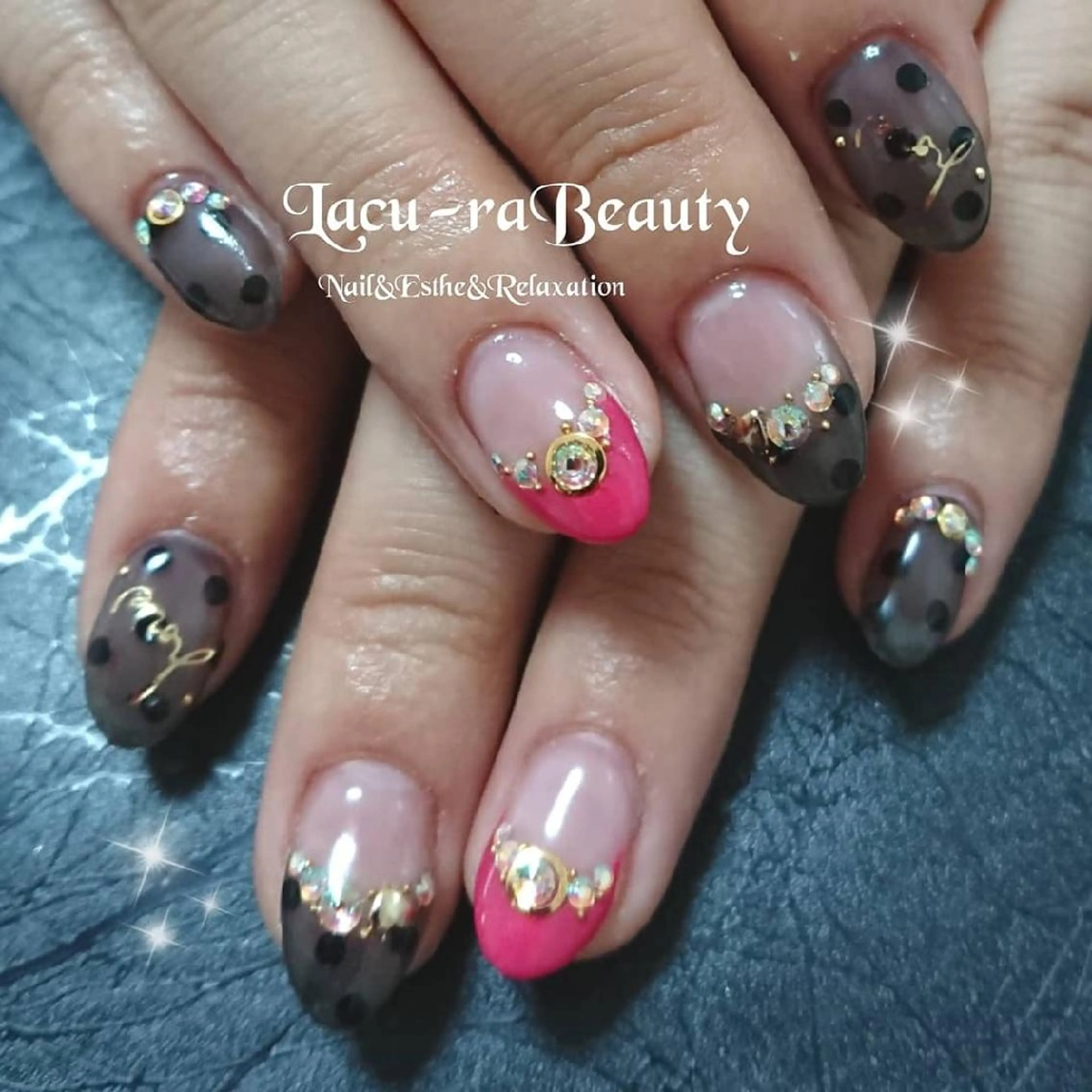 ネイル 小顔と腸の専門店 ラクーラビューティのエステ・リラクイメージ