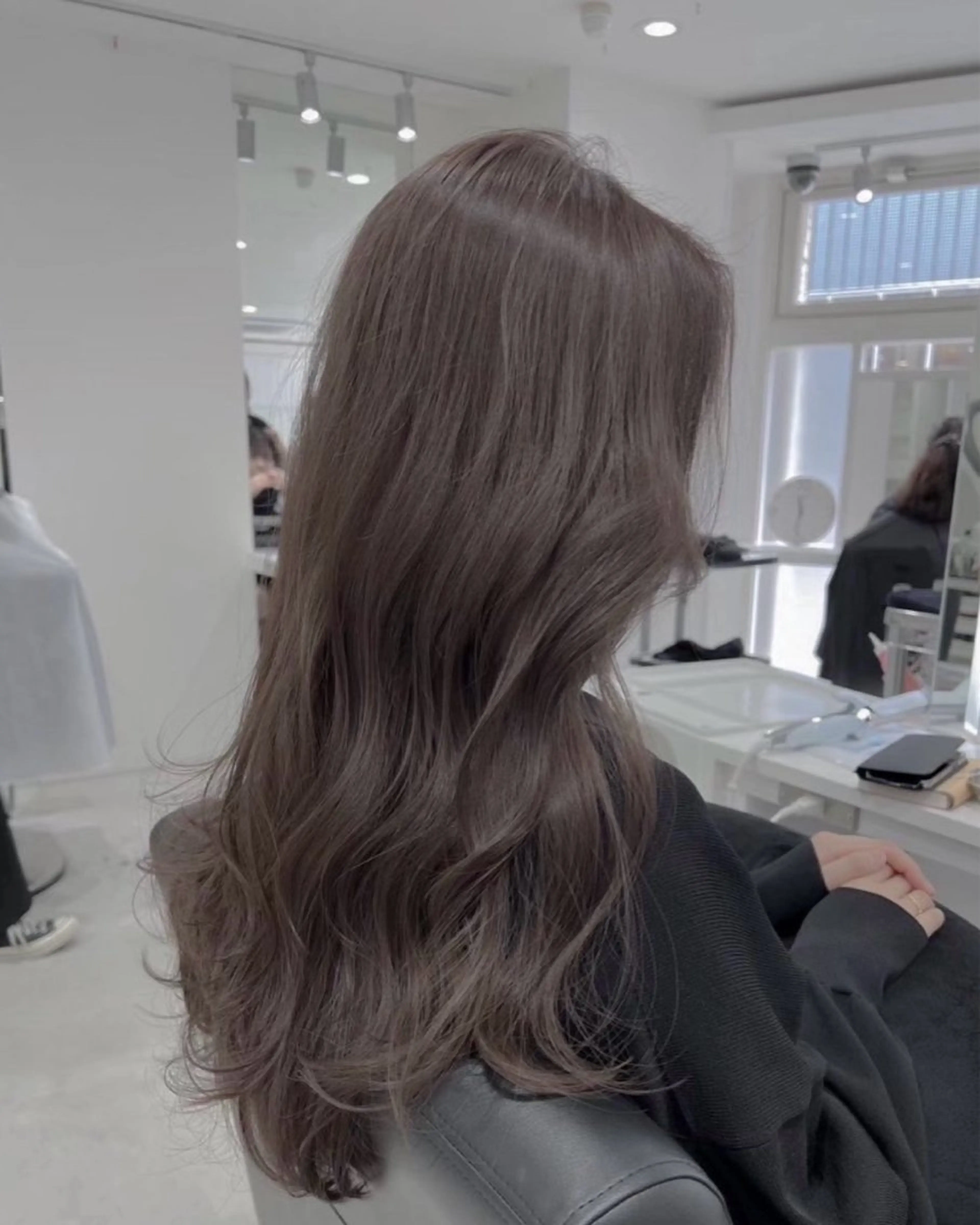 ロング カラー ヘアカラー トリートメント ヘアセット グレージュ/ベージュ /経堂/sana🌱のヘアスタイル