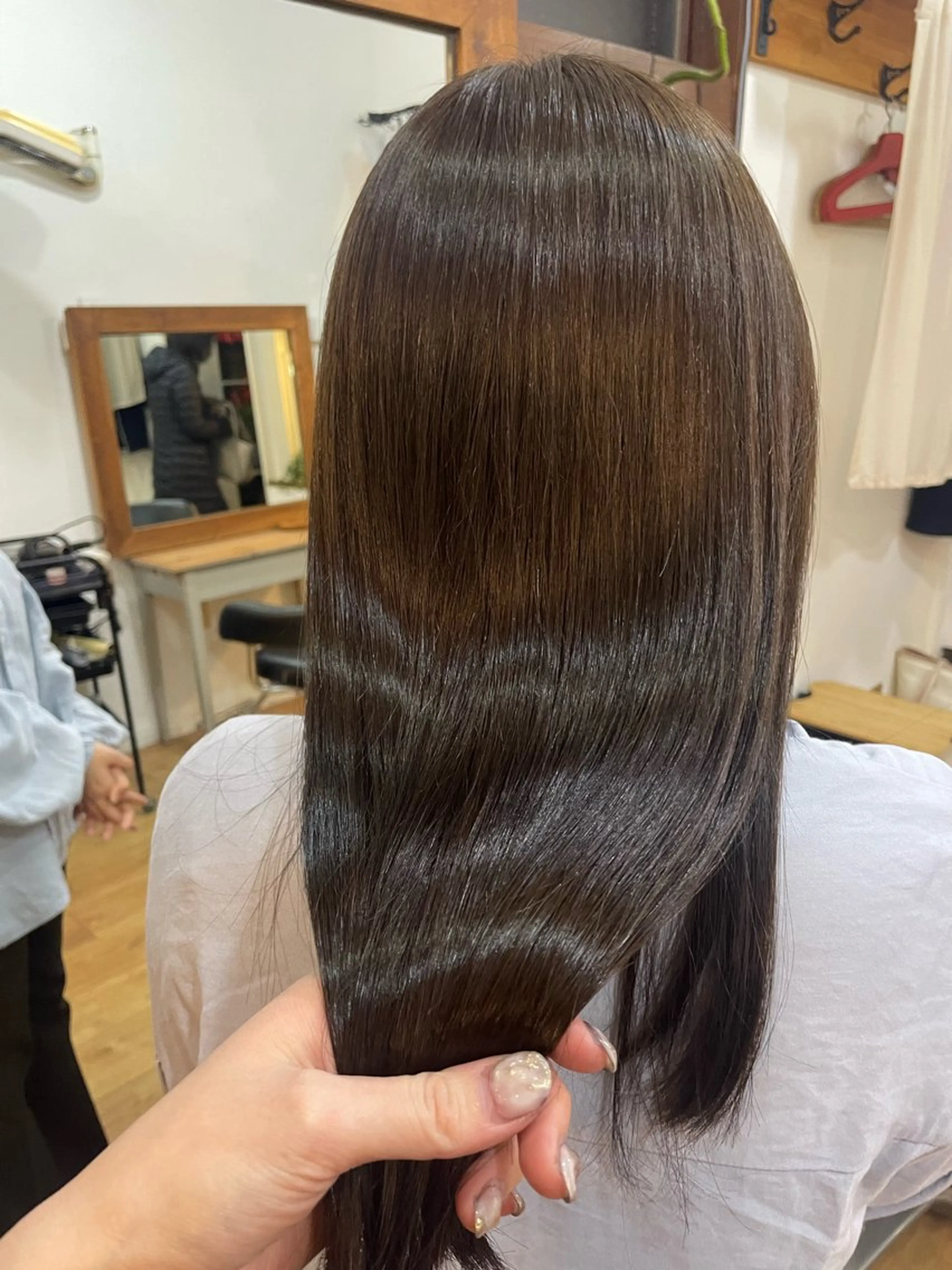 セミロング 伸ばしかけ トリートメント momoka ［pejite]のヘアスタイル