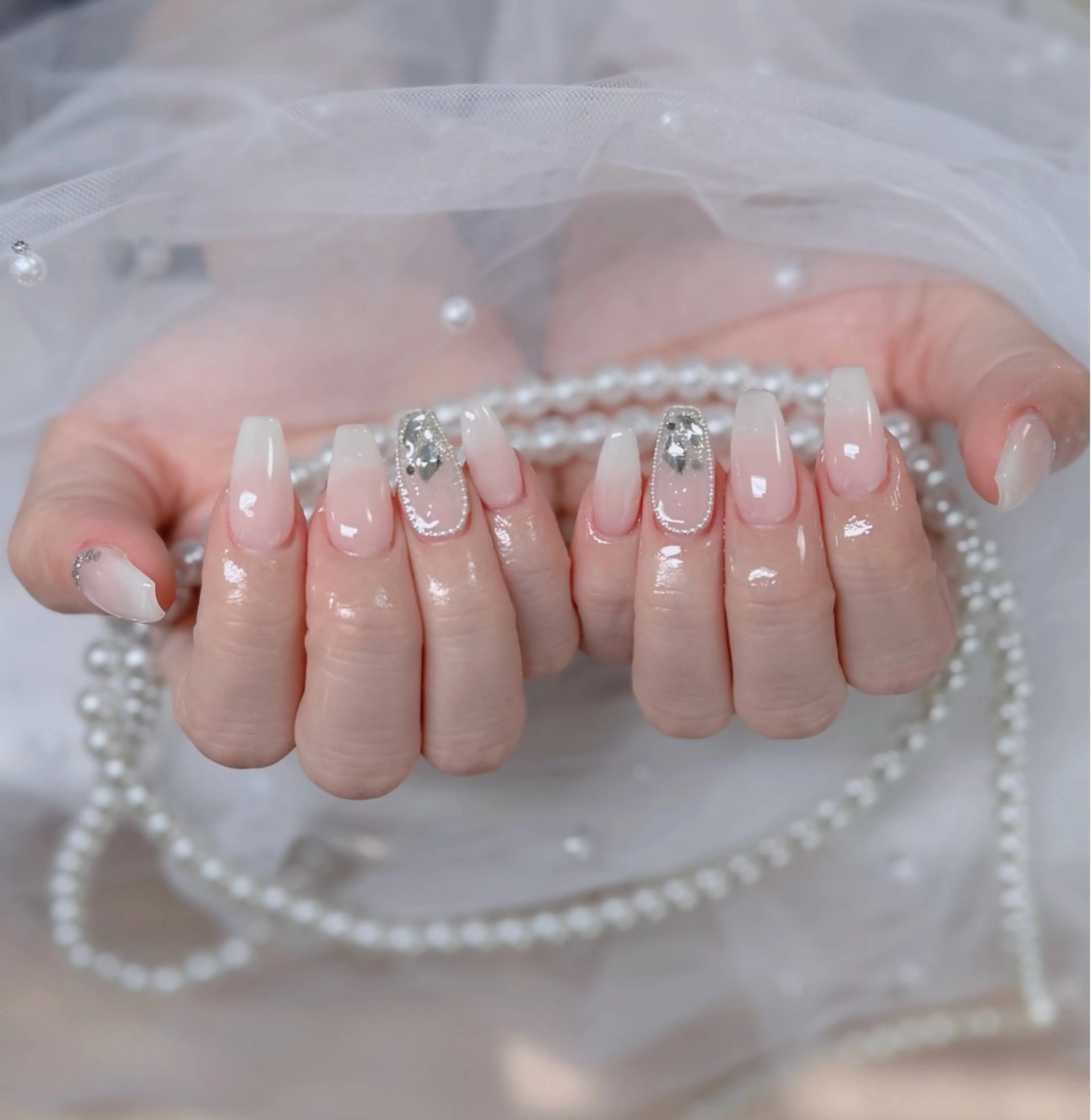 ネイル フレンチネイル ジェルネイル ガラスフレンチ ハロウィン ハート ハンドネイル H.baby Nail Salonのネイルデザイン