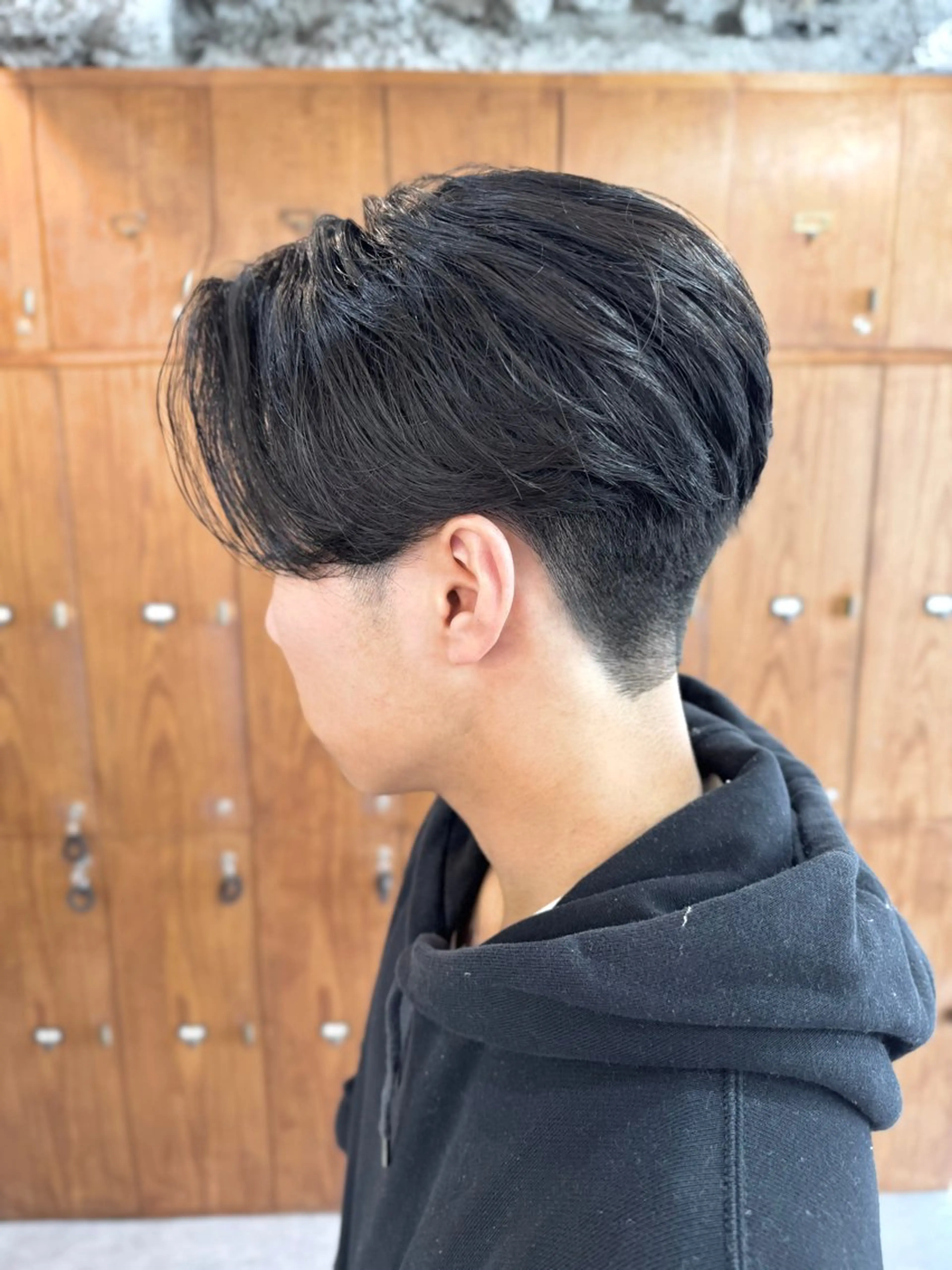 ショート パーマ メンズ カット 縮毛矯正 メンズ職人/センター パート/富沢真斗のヘアスタイル