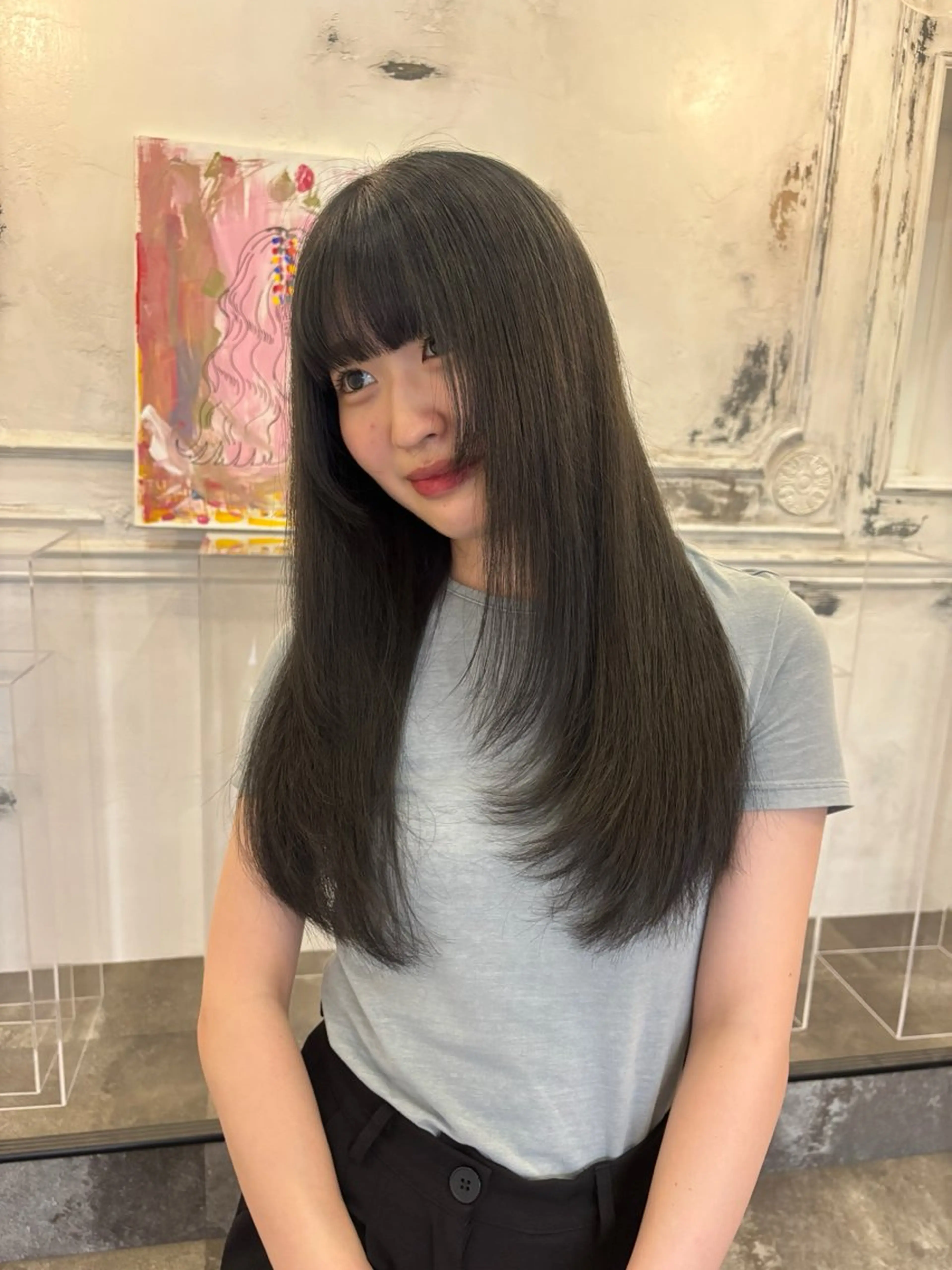 セミロング comeghead 琴音のヘアスタイル