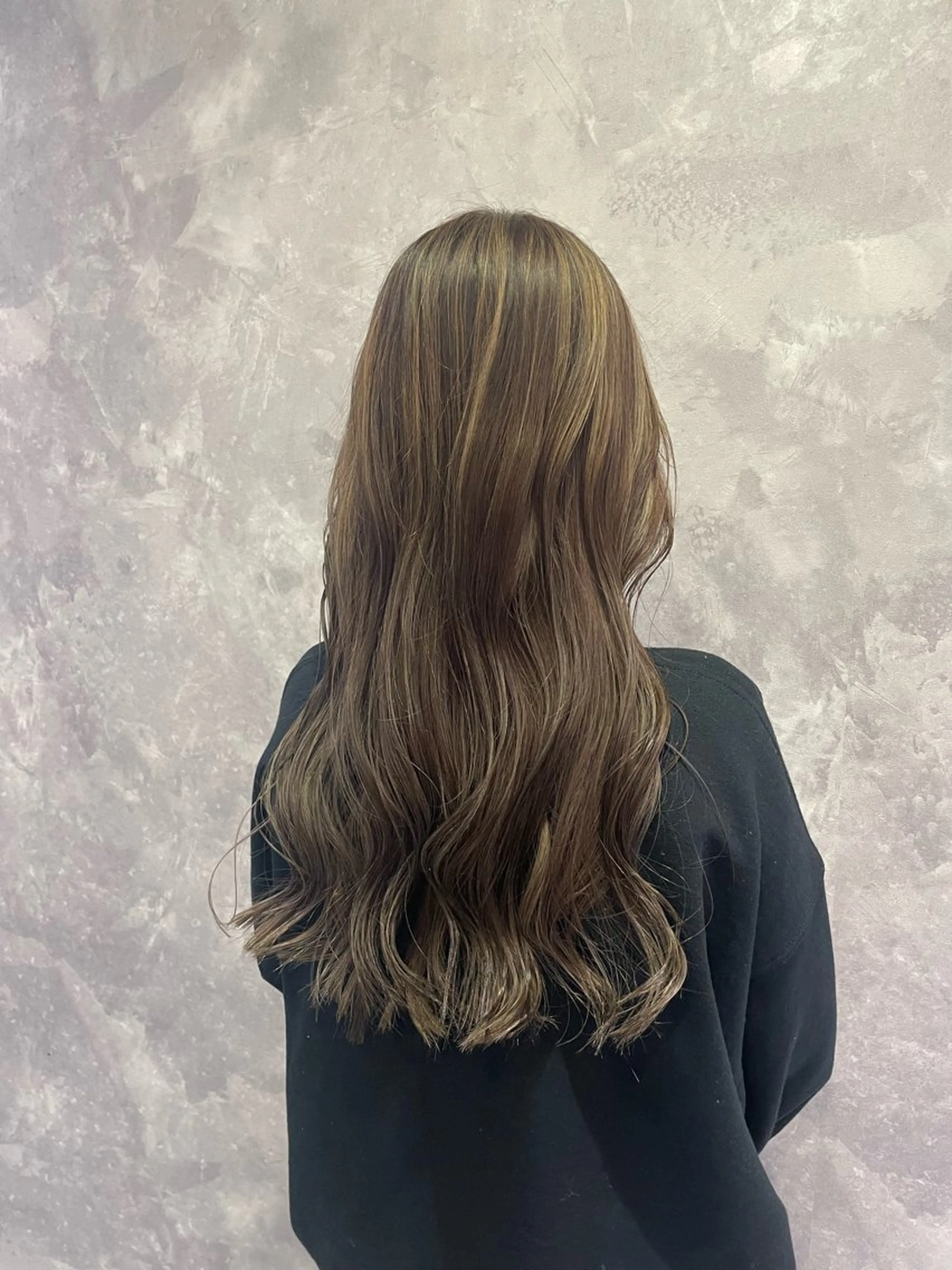 ロング カラー ヘアカラー 手塚 由佳のヘアスタイル