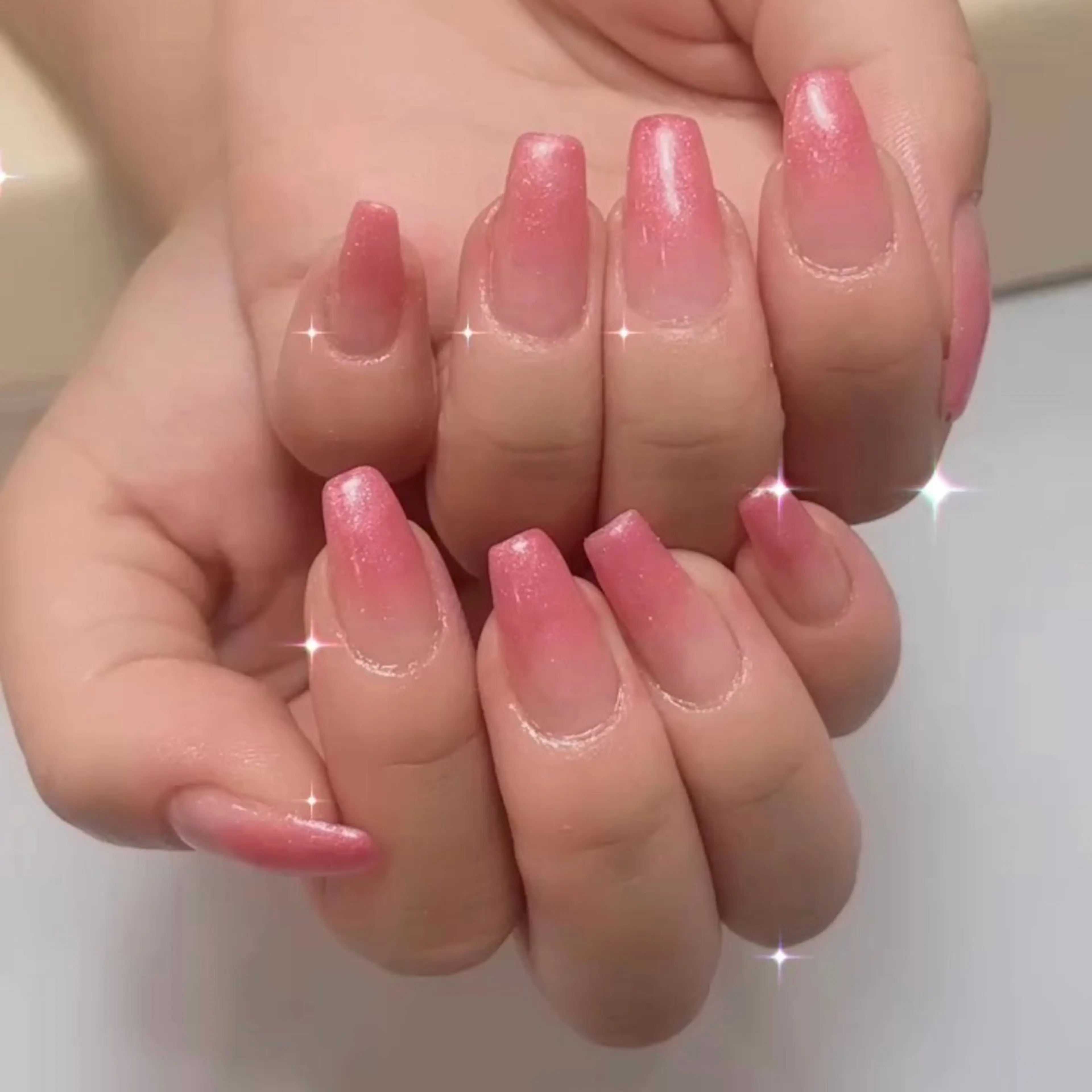 ネイル ラメ(グリッター) ラメグラデーション ピンク エルバイノリコ 円谷(つむらや)のネイルデザイン