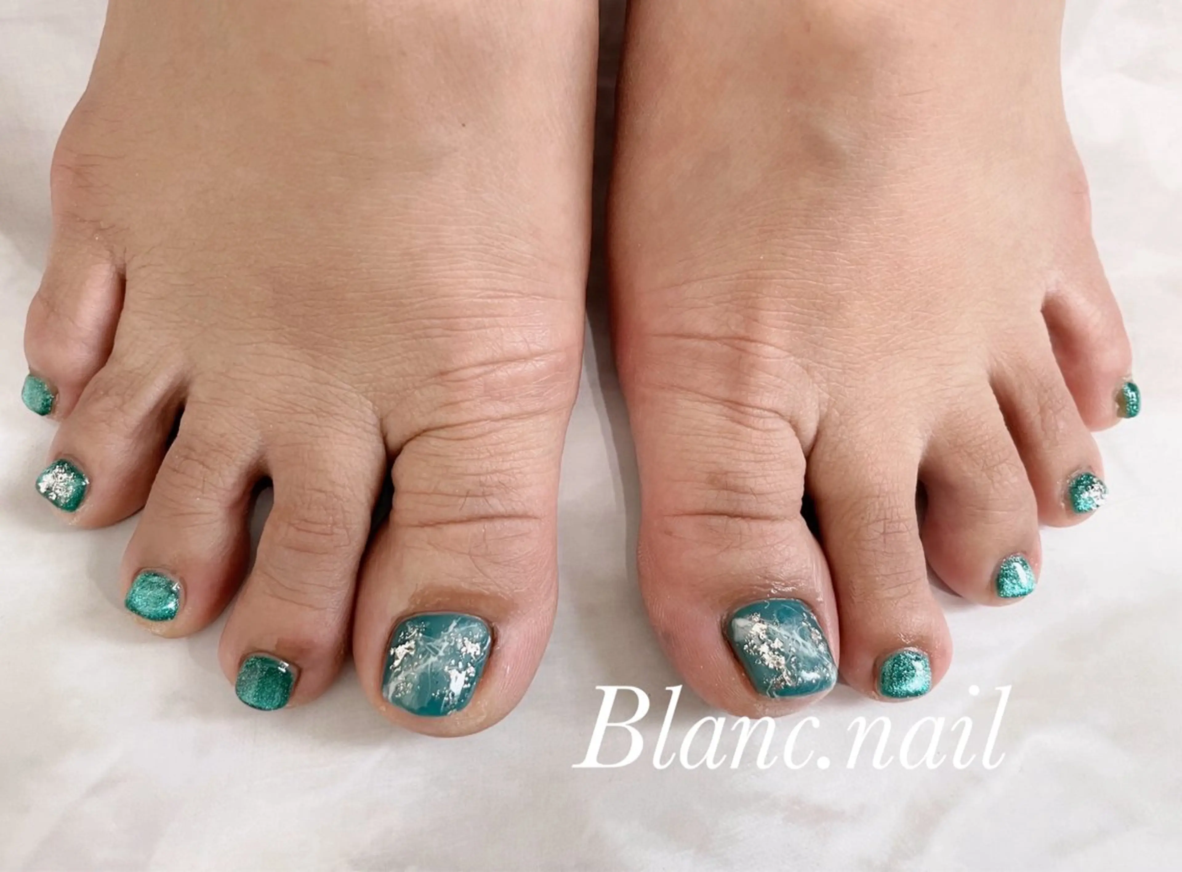 ネイル アートネイル ジェルネイル マグネットネイル ニュアンスネイル シルバー フットネイル BLANCEnail所属・BLANCnail yuuのネイルデザイン