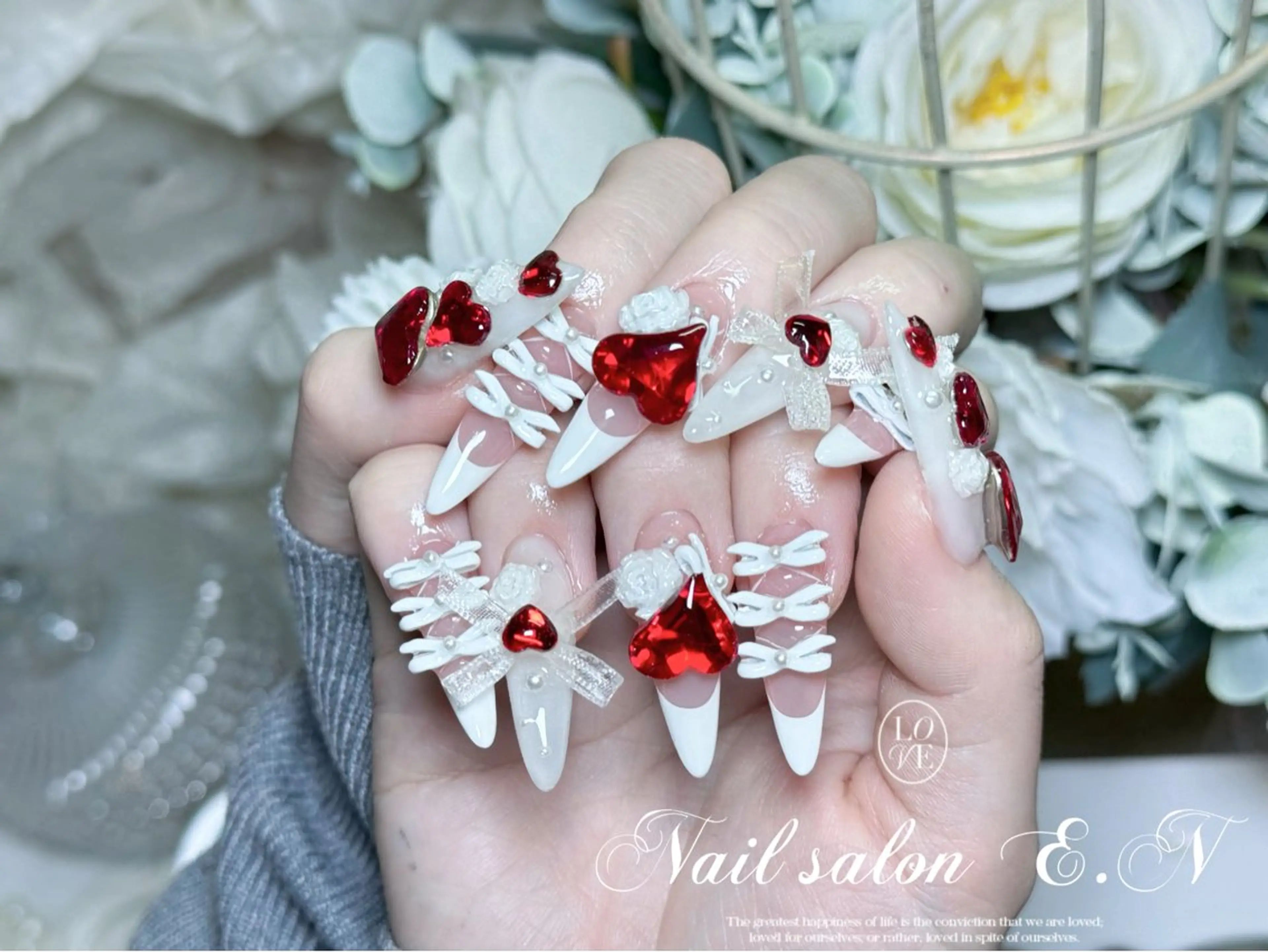 ネイル アートネイル オーロラネイル ガーリー キラキラネイル 韓国ネイル ハンドネイル E.N🦋 長さ出し/持ち込みのネイルデザイン