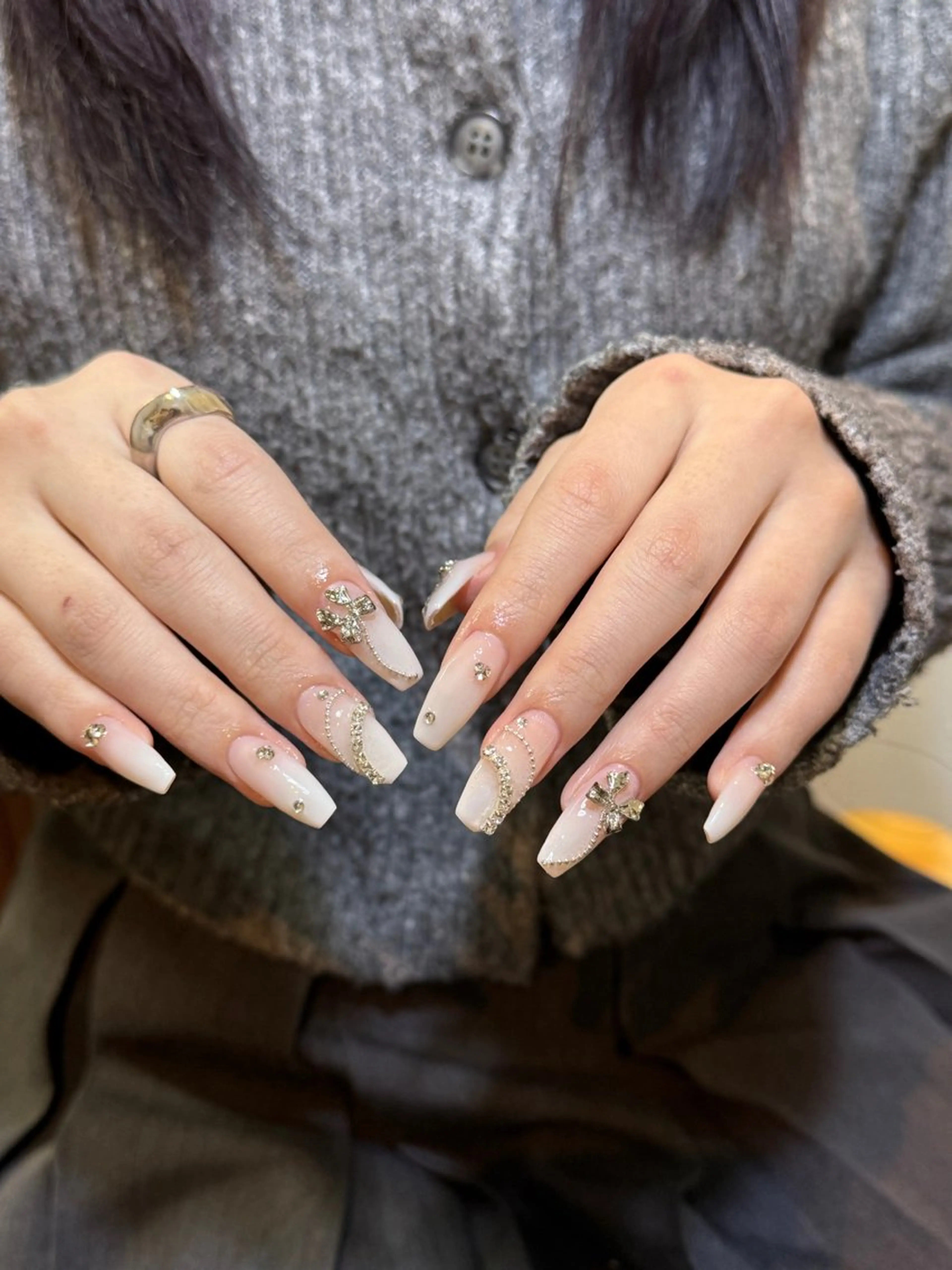 ネイル オーロラネイル 長さ出し フレンチネイル ジェルネイル ガラスフレンチ ハンドネイル Rela・S NAILのネイルデザイン