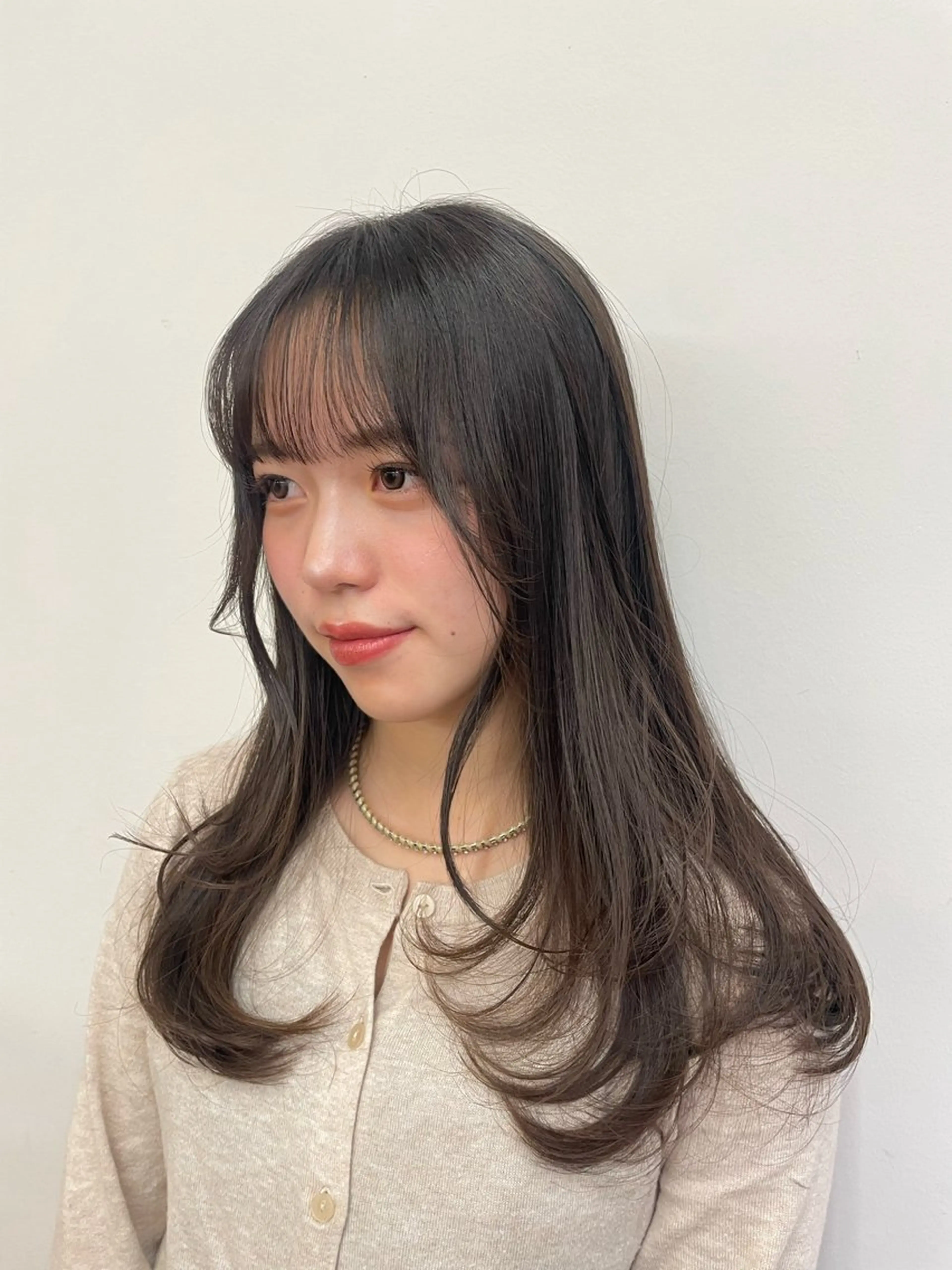 セミロング elena byartefice所属・安達 萌花のヘアスタイル