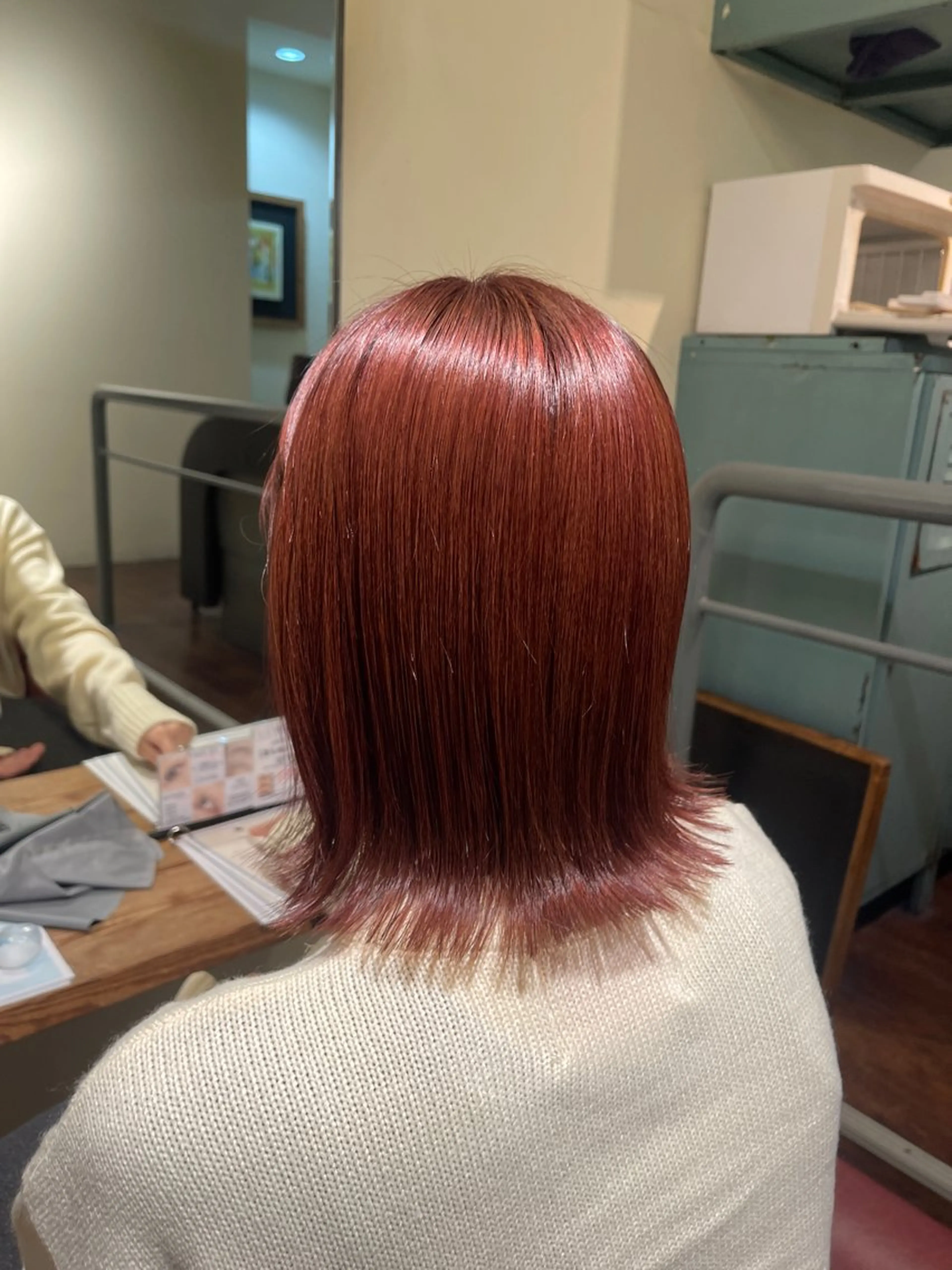 カラー ブリーチ ブリーチなしカラー 井上 莉子のヘアスタイル