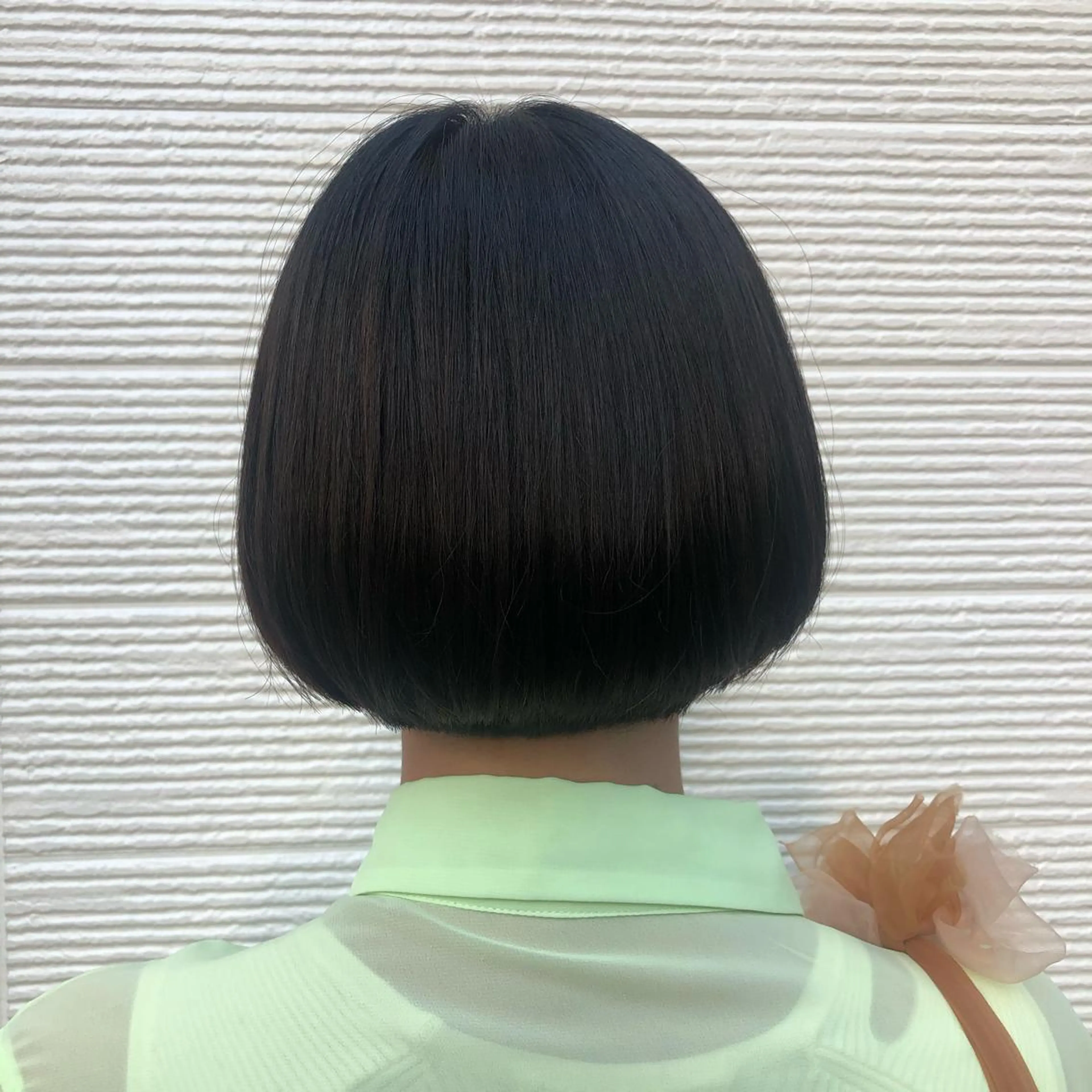 カラー 黒髪 ブルーカラー ブルーブラック FERIAあべの KARINのヘアスタイル
