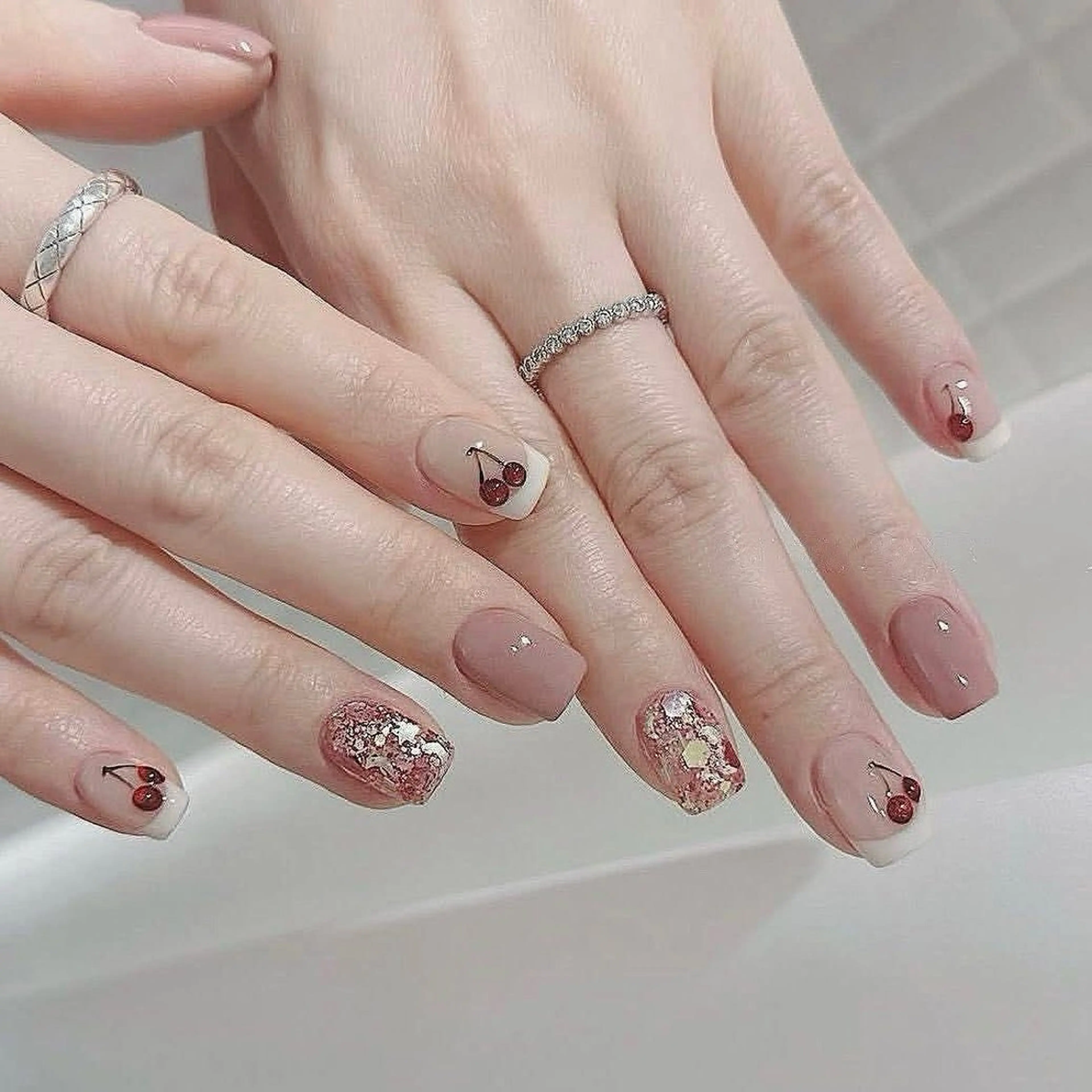 ネイル ハンドネイル T. Leeのネイルデザイン