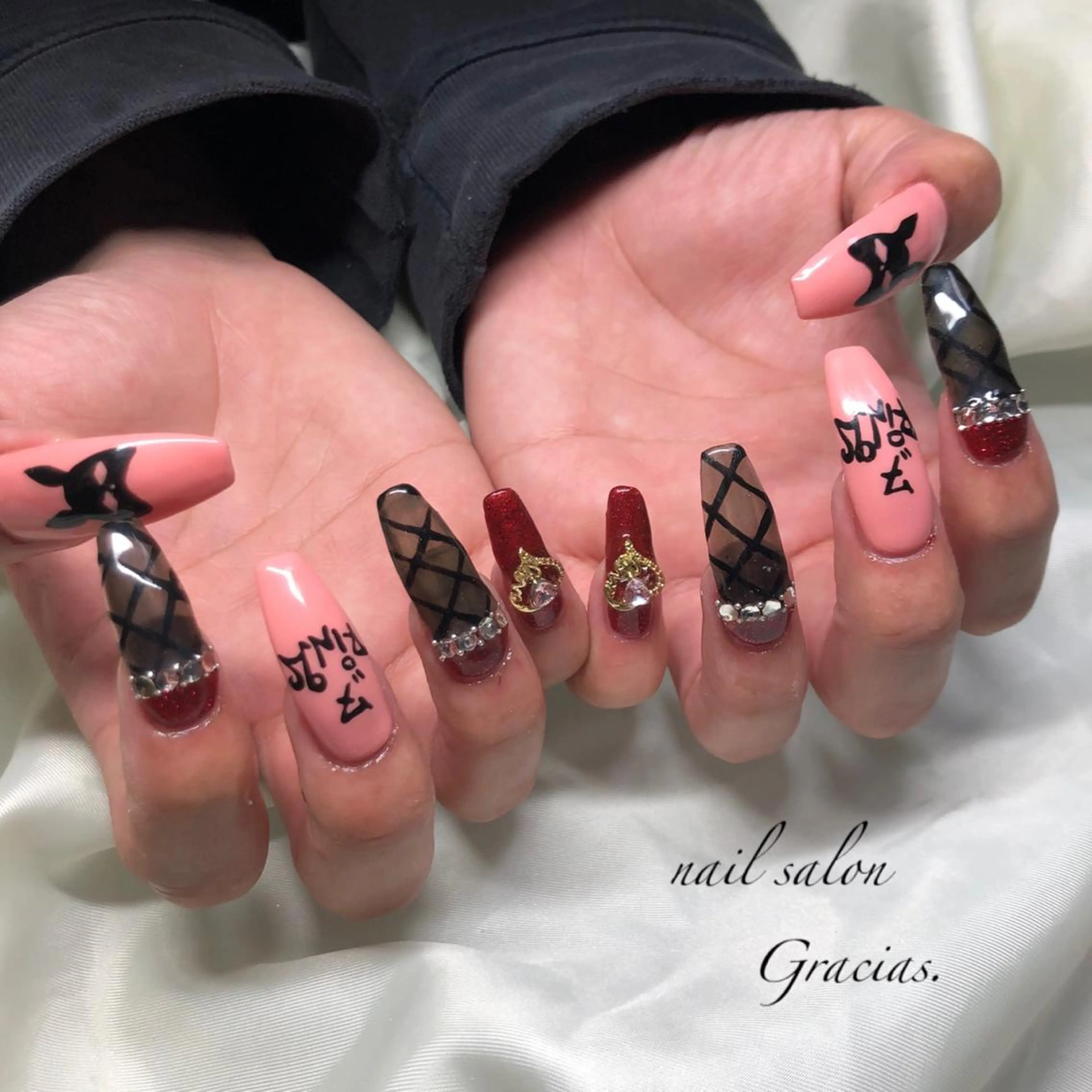 ネイル Gracias. rieのネイルデザイン