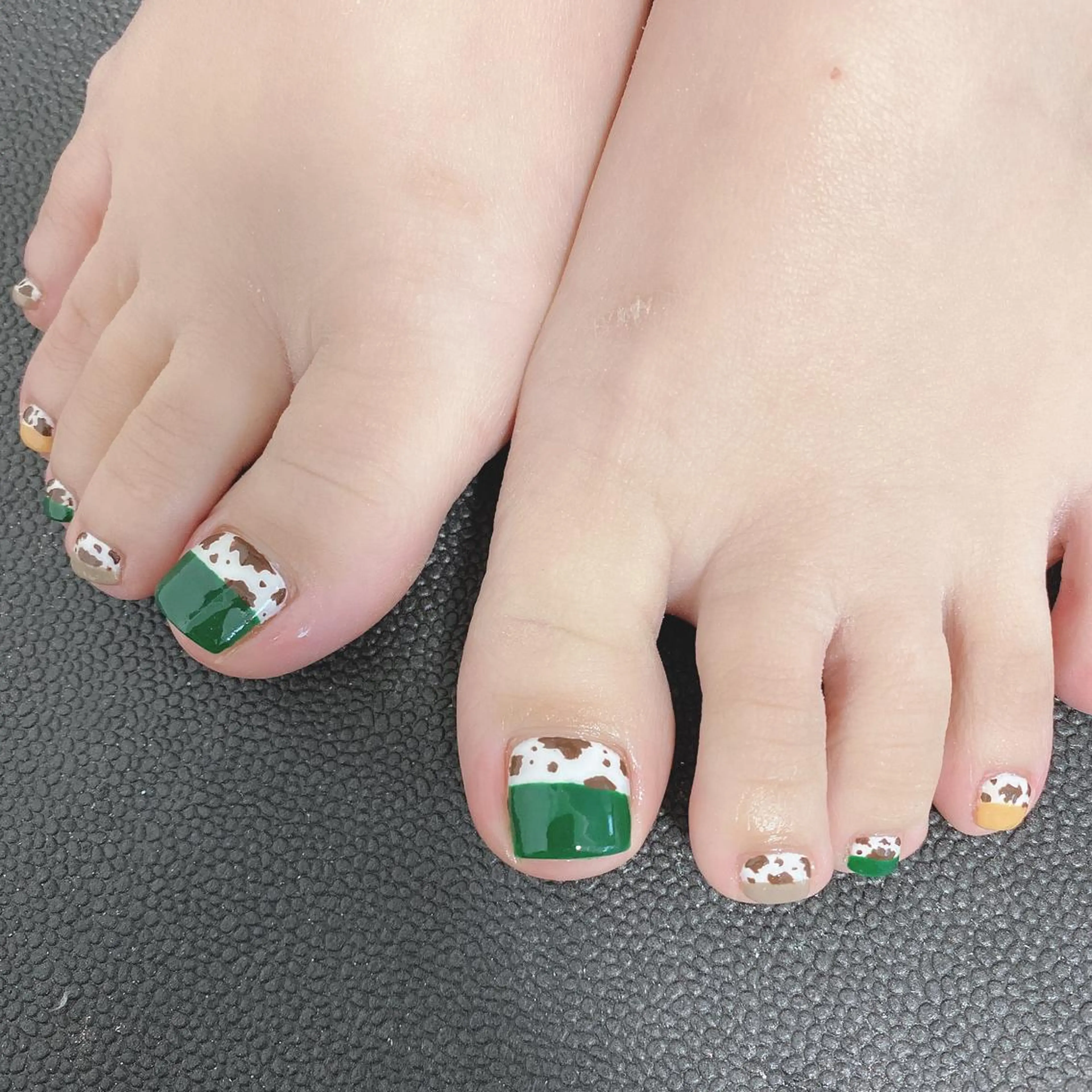 ネイル フットネイル 吉岡 裕子のネイルデザイン