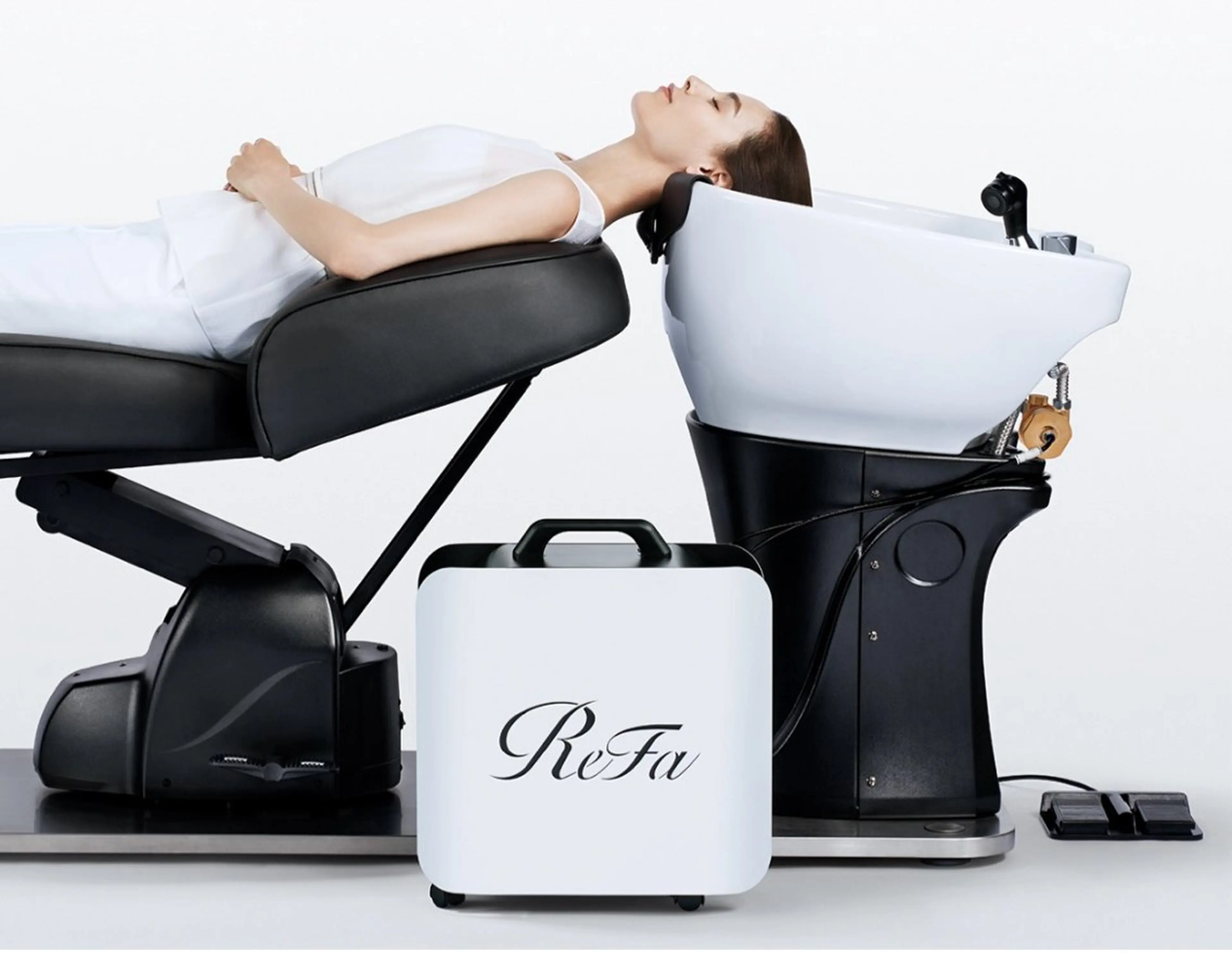 ReFa VEENA +炭酸スパ(シャンプードライ込み)の写真