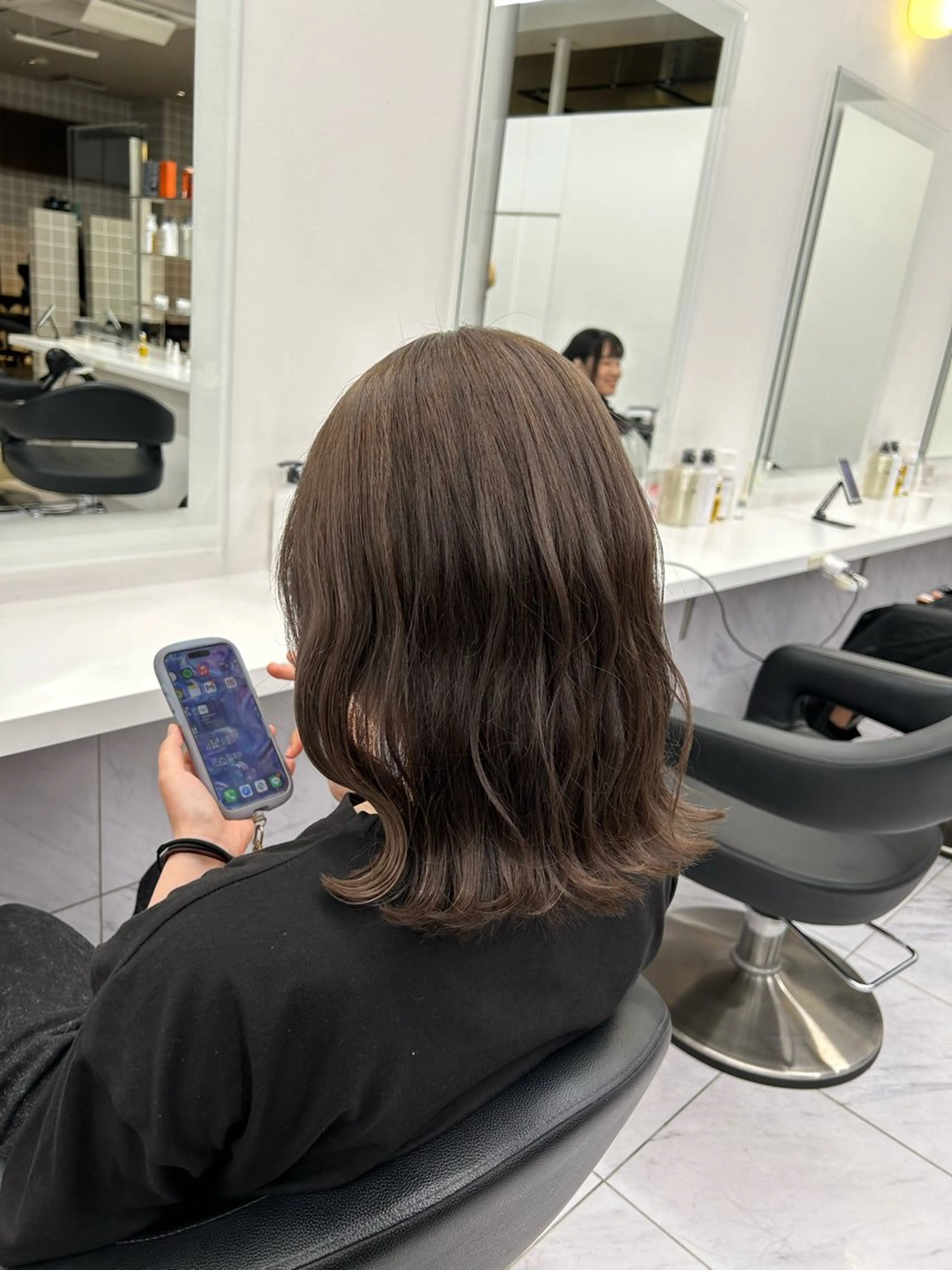 カラー ヘアカラー トリートメント 透明感ベージュ🤎 ナチュラルレイヤーのヘアスタイル